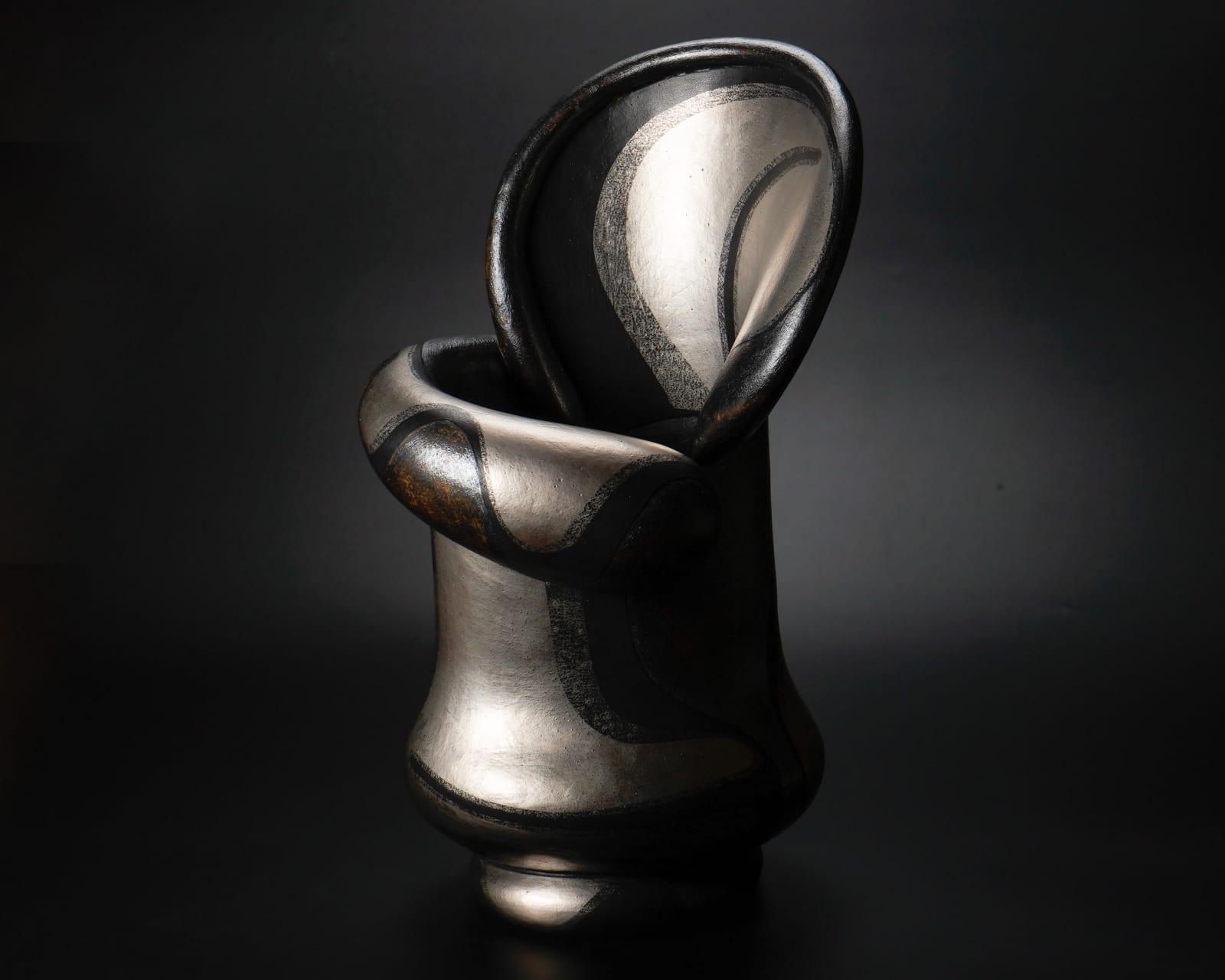 Yanagihara Mutsuo 柳原睦夫, Silver Oribe Vessel with Jomon Decoration and Yayoi Form 縄文式弥生形壺 (銀オリベ), 2000