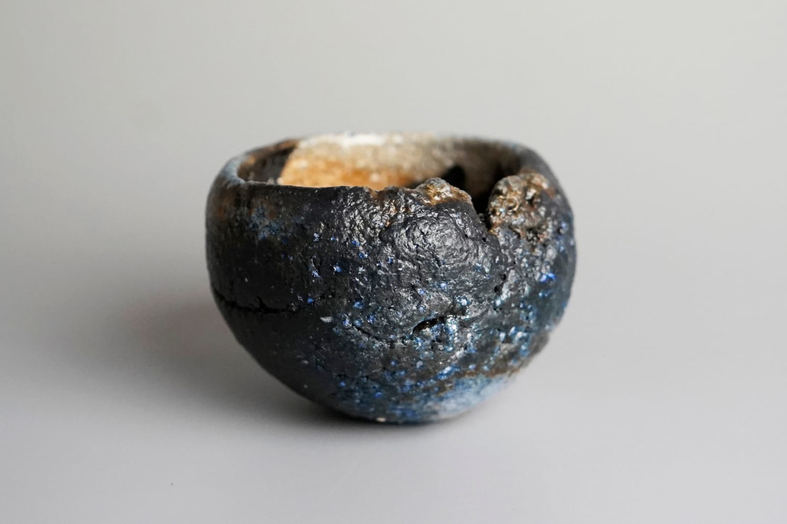 Isezaki Koichiro 伊勢﨑晃一朗, Black Sake Cup 黒酒吞