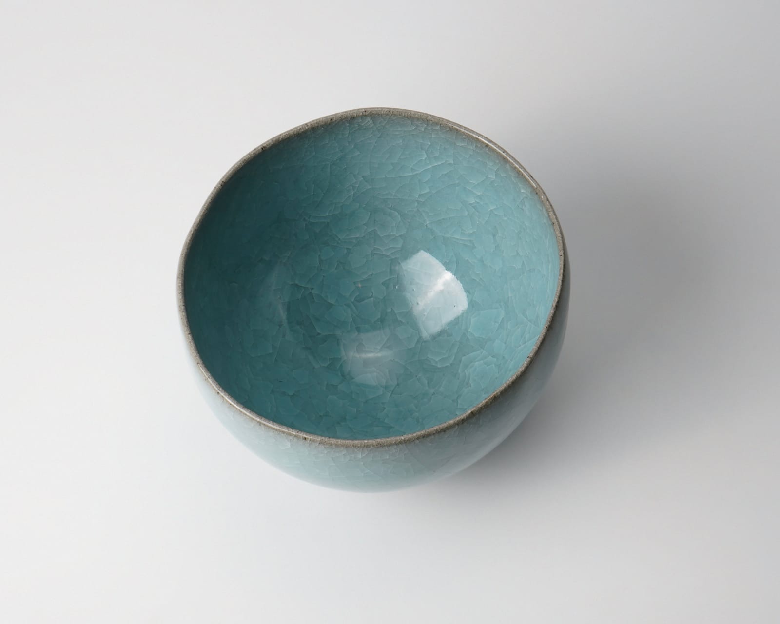 Shimizu Uichi 清水 卯一, Celadon teabowl 青瓷茶碗