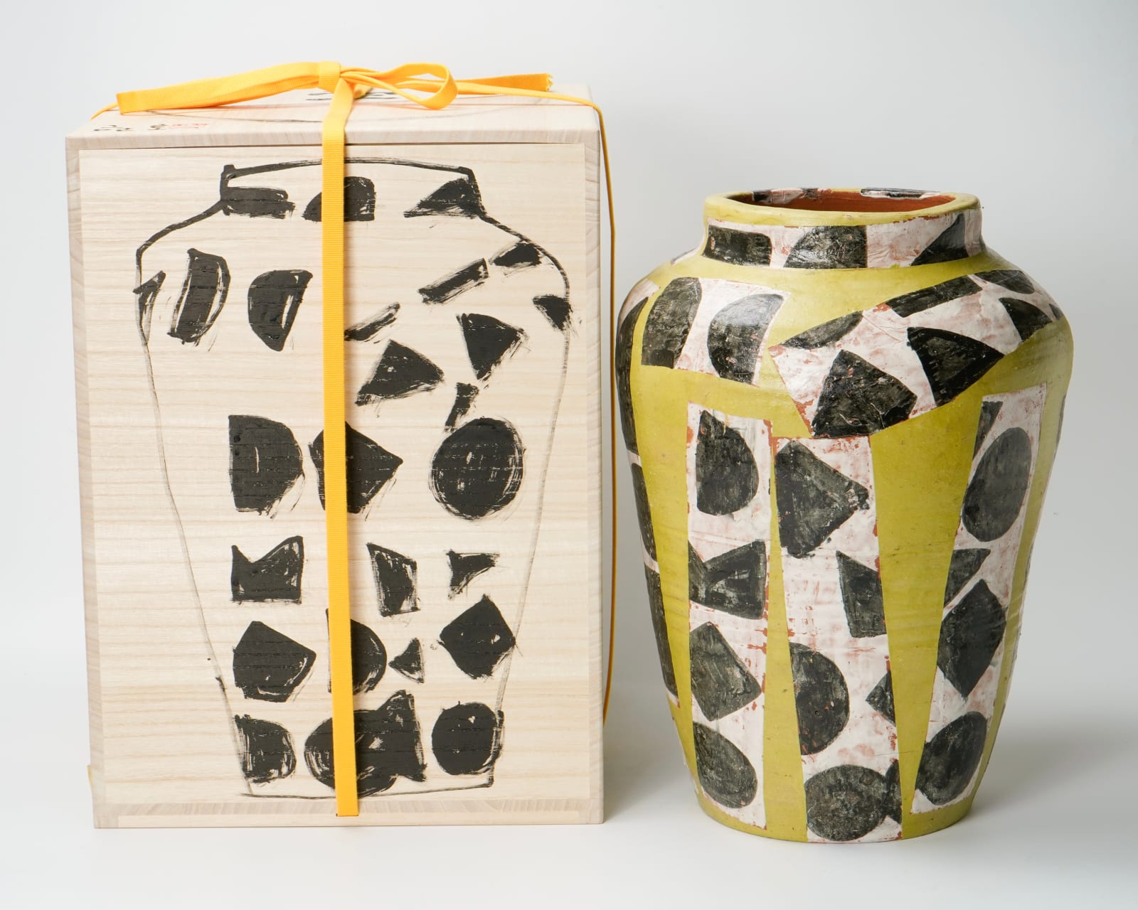 Kim Hono 金憲鎬, Chartreuse Jar 5 壺