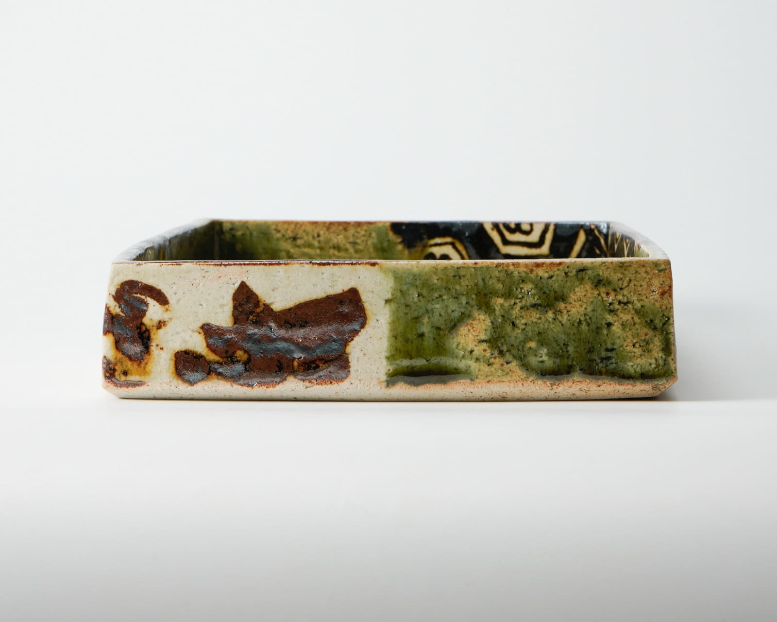 Tsuboshima Dohei 坪島 圡平, Oribe-glazed rectangle dish
