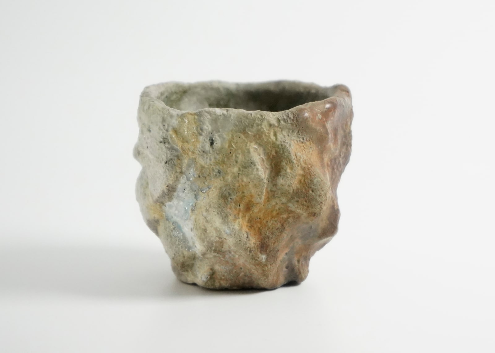Inayoshi Osamu 稲吉 オサム, Shinzen-yu (Natural Ash Glaze) guinomi 1 自然釉ぐい呑, 2021