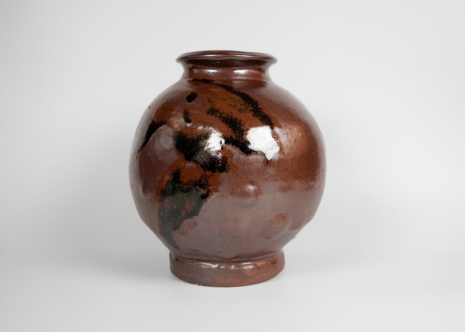 Murata Gen 村田 元, Jar with Persimmon Glaze 扁壺