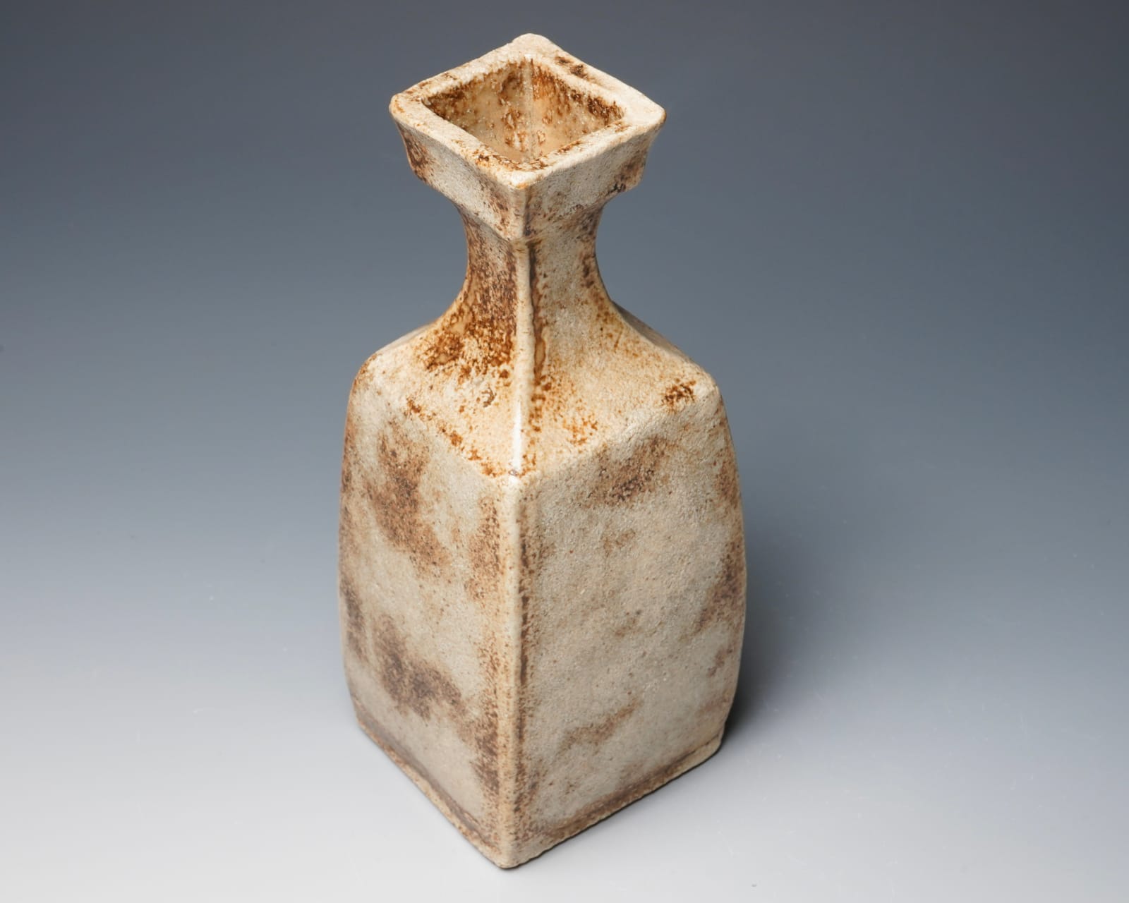 Kawamoto Goro 河本五郎, Ash glazed vase, 1980’s
