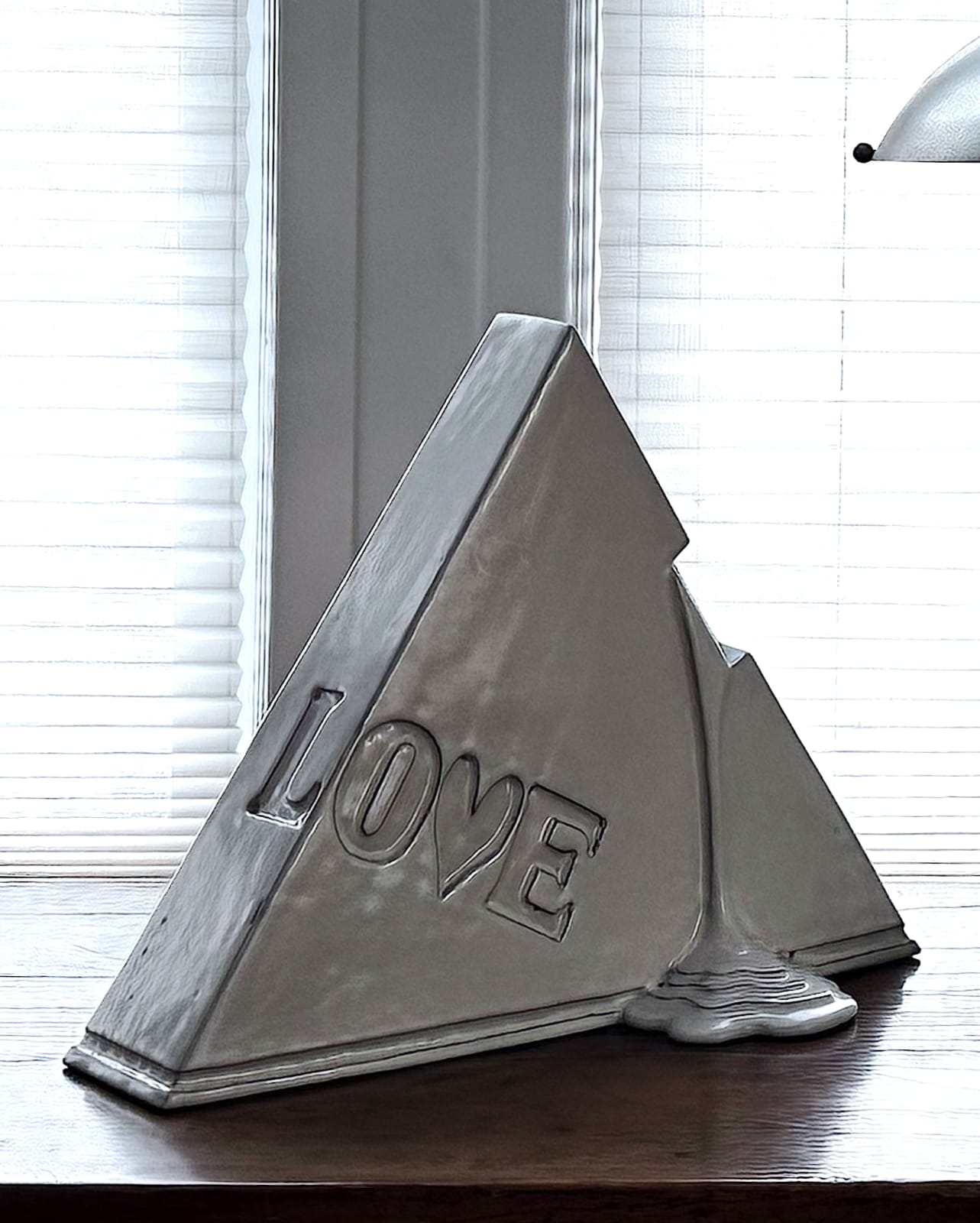 Miwa Ryosaku 三輪龍作, Hagi White Glazed Sculpture "LOVE" (Triangle), 1993
