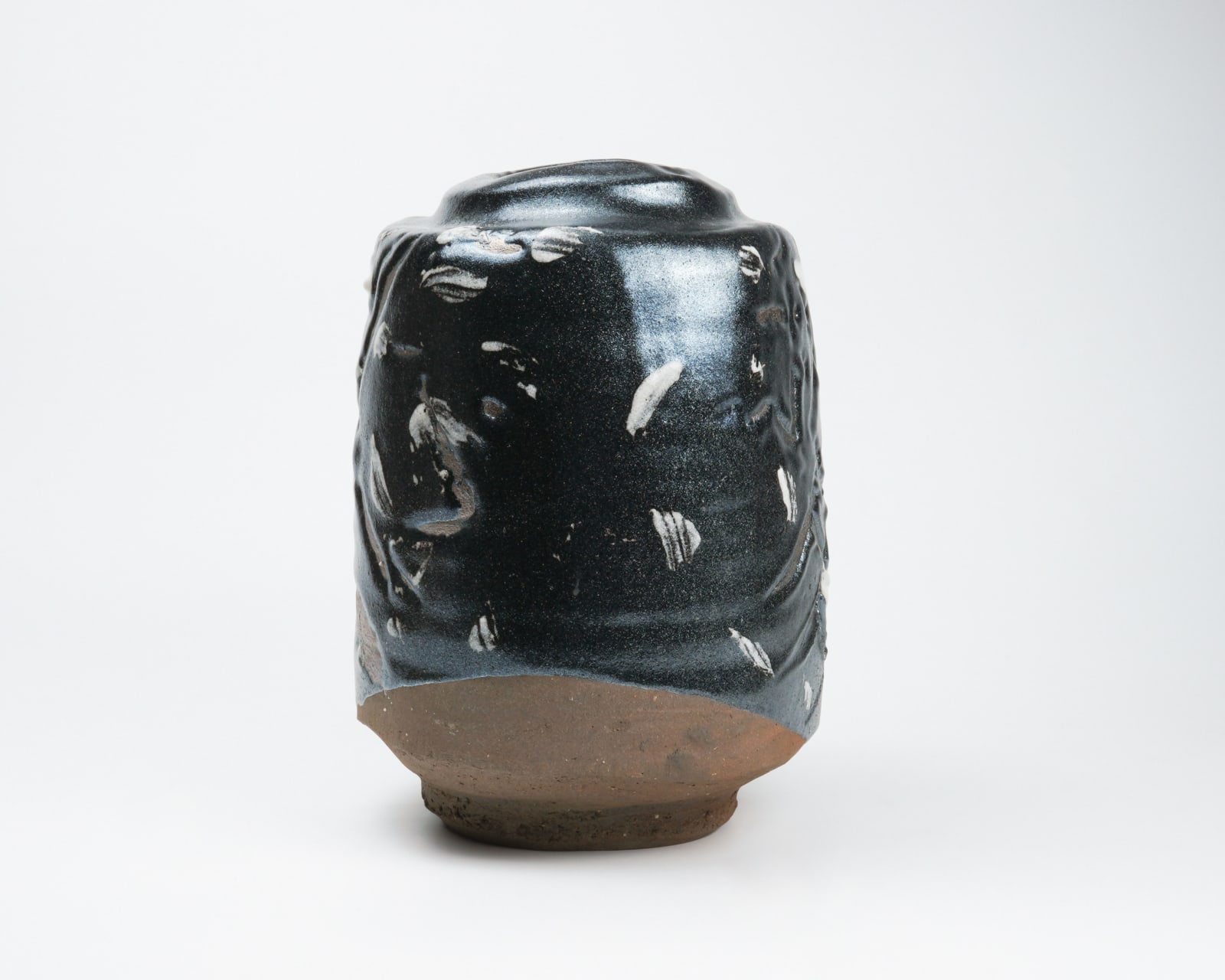 Shimizu Uichi 清水 卯一, Jar with Finger-Scraped Calligraphic "Four Seasons" Pattern and Gloss Iron glaze