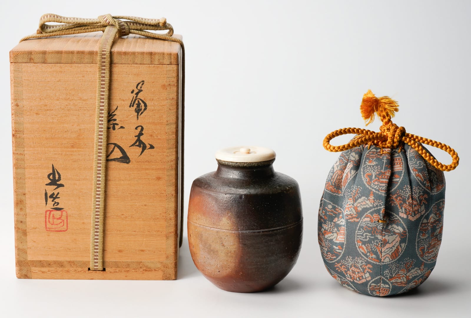 Yamamoto Izuru 山本出, Bizen tea caddy