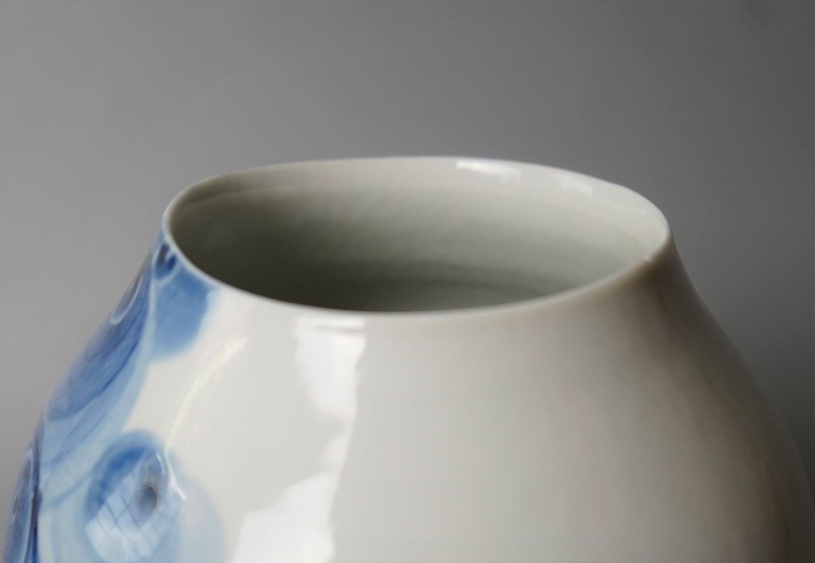 Imanishi Masaya 今西 方哉, Jar with blue and white cobalt glaze 染付大樹 壺