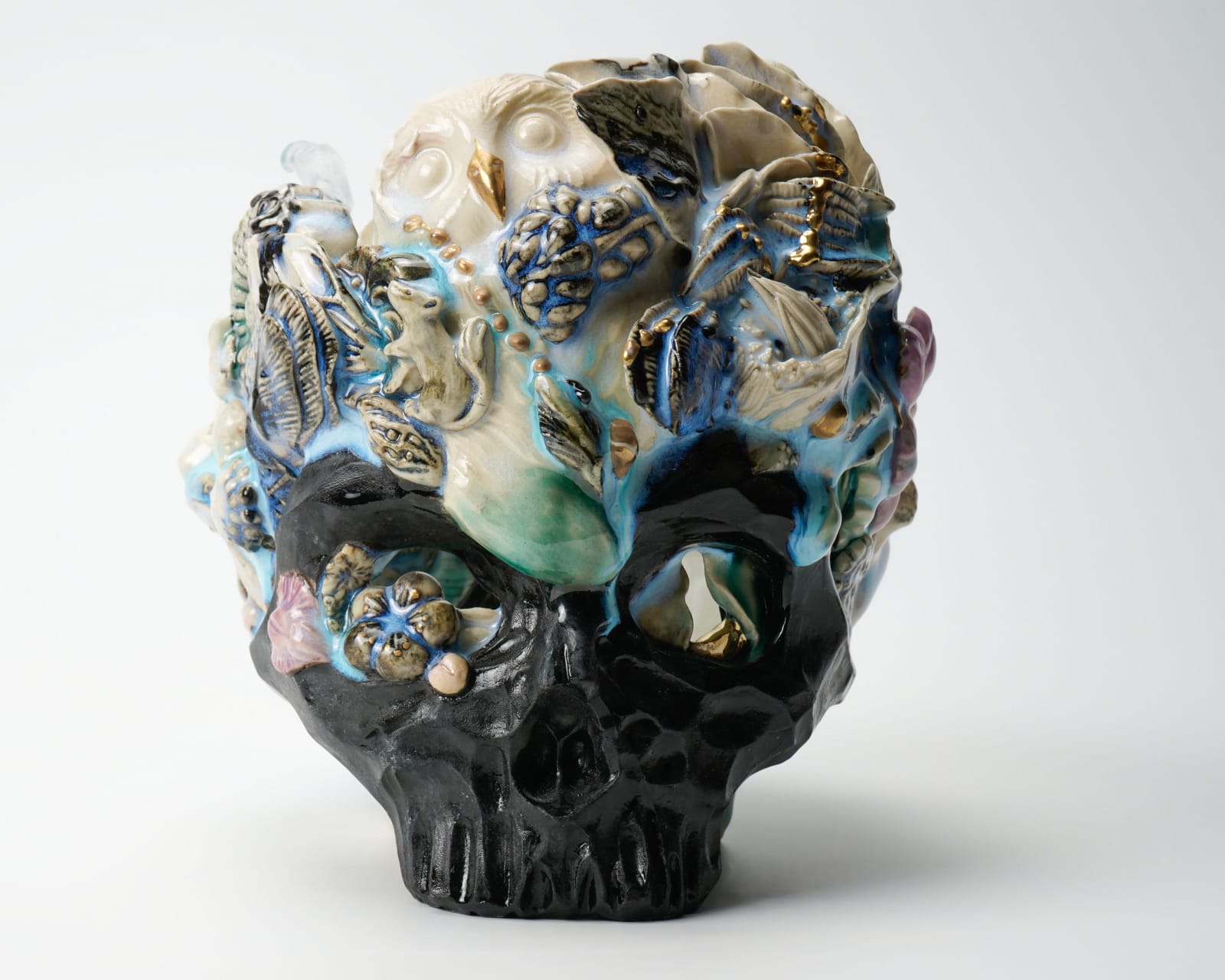 Oishi Sayaka 大石早矢香, Crowned skull bowl "Memento mori" メメントモリ花冠盌, 2024