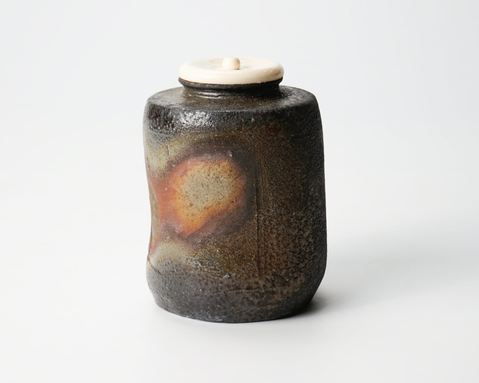 Isezaki Mitsuru 伊勢崎満, Bizen tea caddy