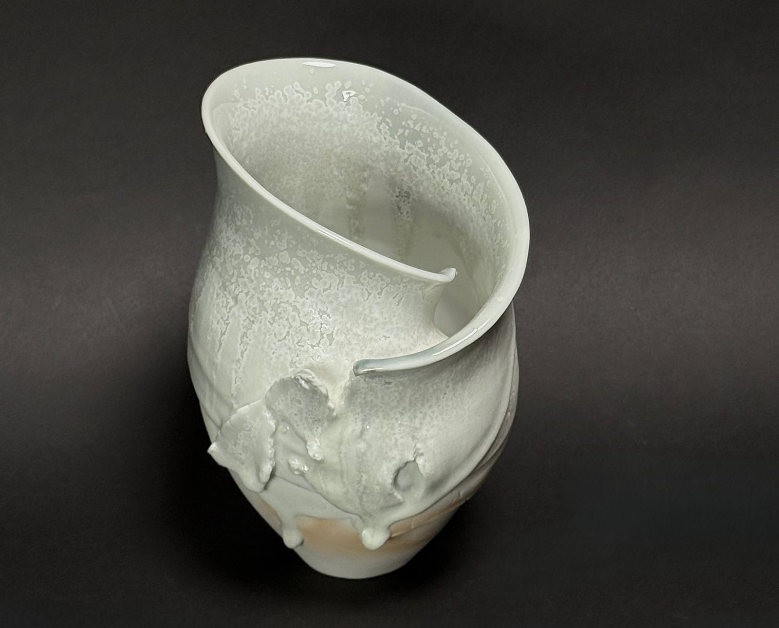 Kato Mami 加藤真美, Frost glazed flower vase "Kaguya", 2024
