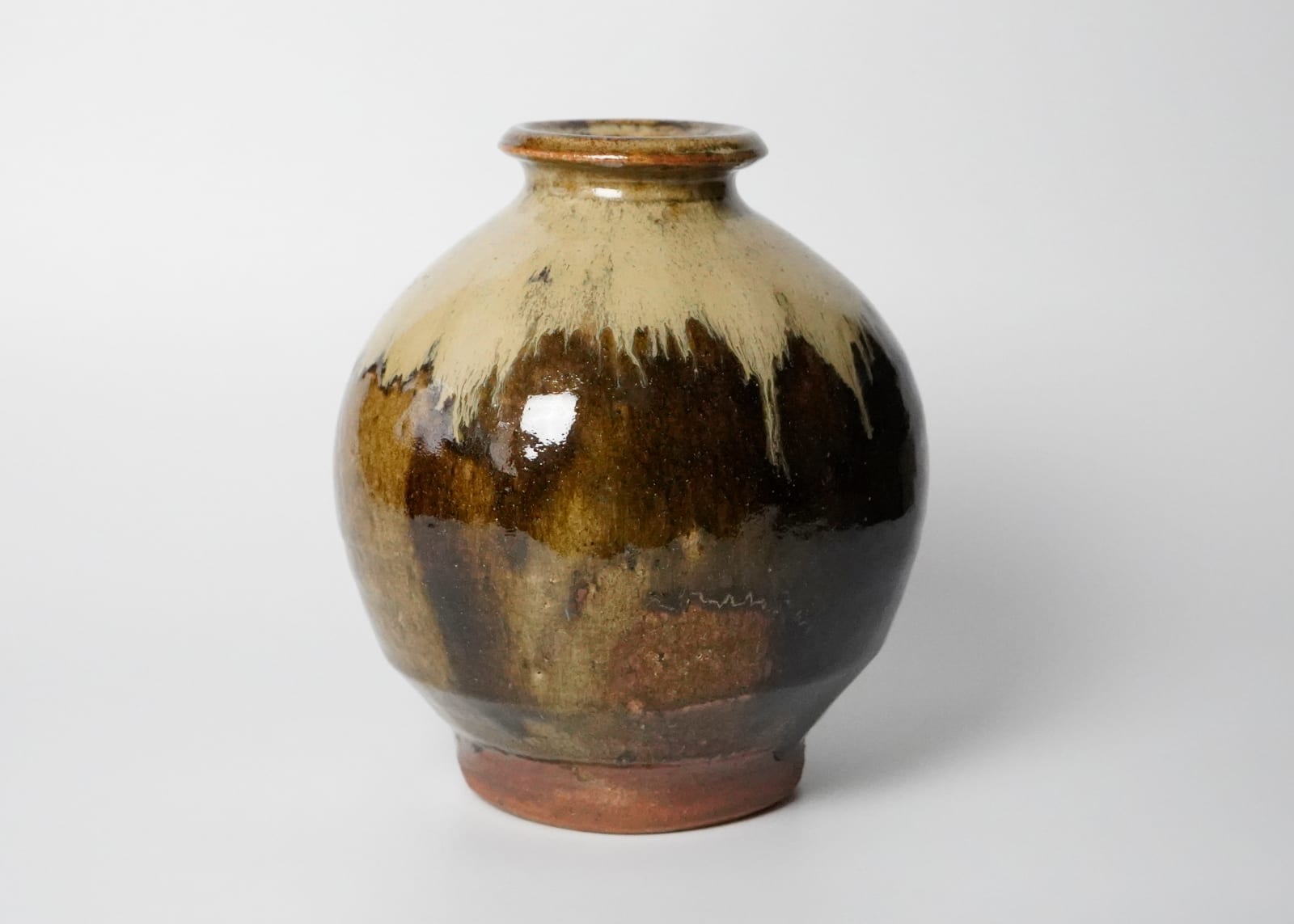 Murata Gen 村田 元, Jar, Iron and Rice Husk Glaze 糠白黒釉扁壺