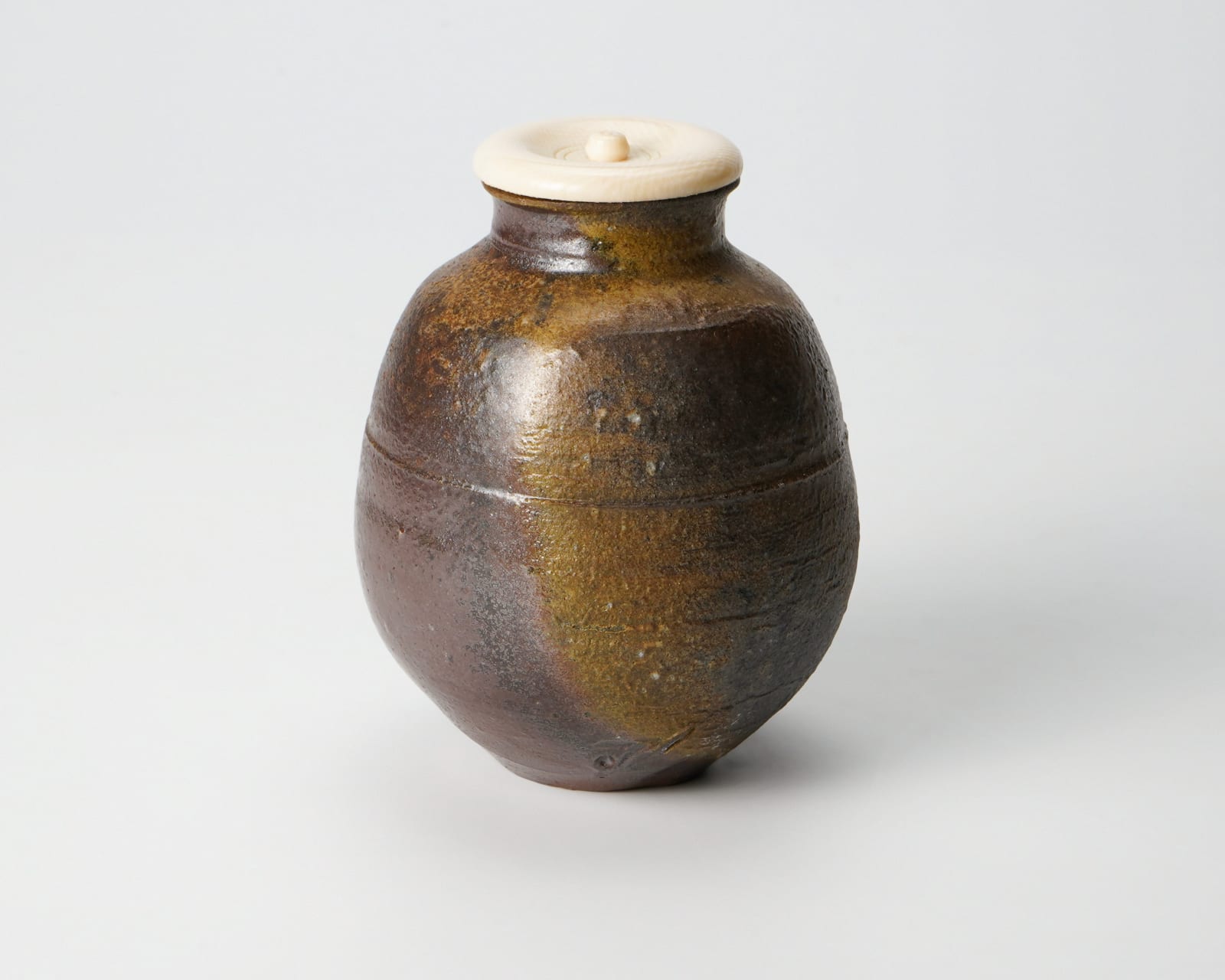 Fujiwara Yu 藤原雄, Bizen tea caddy
