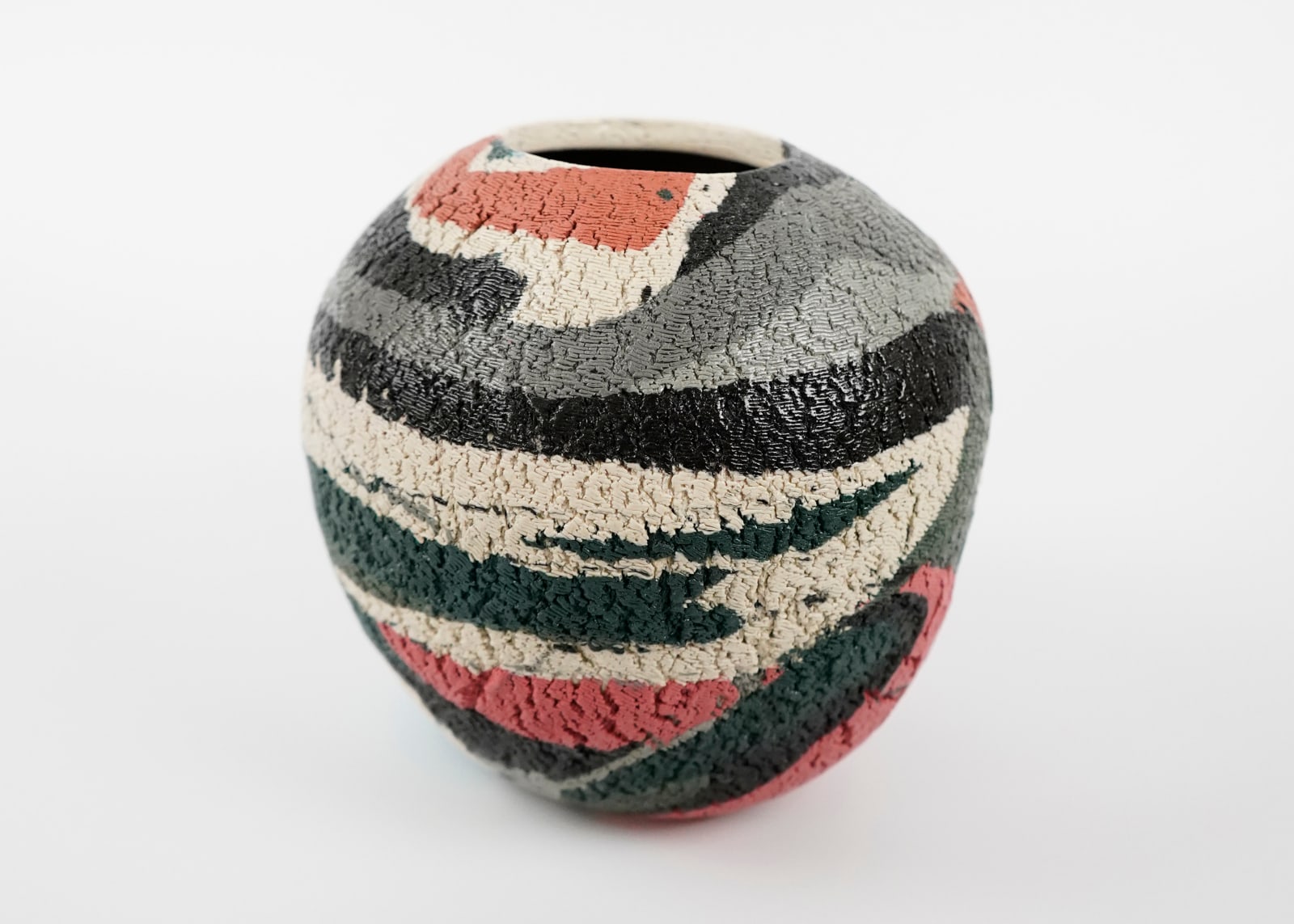 Matsui Kosei 松井康成, Jar, Neriage, Cleft Marbleized 練上嘯裂壺, 1985