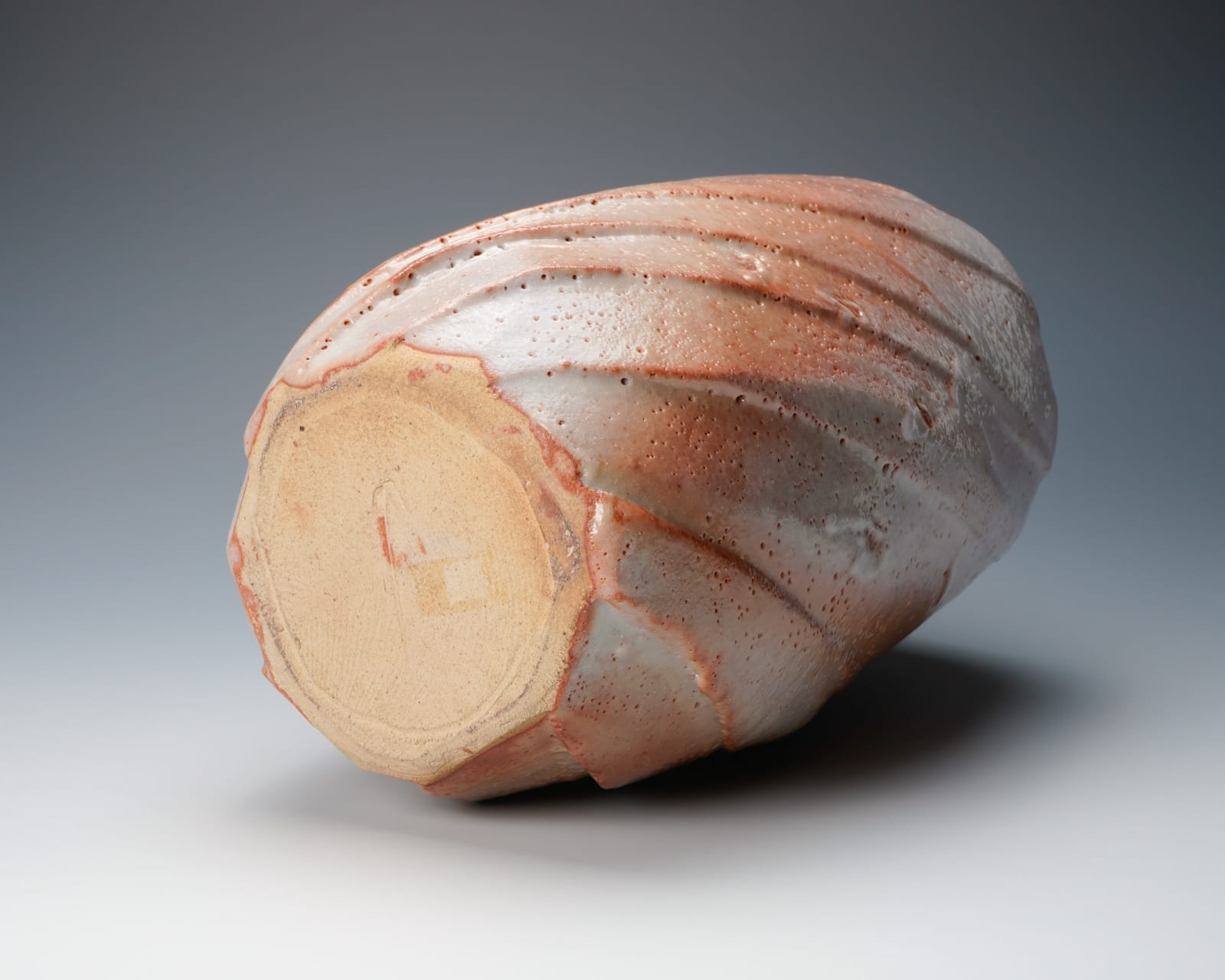 KATO Yasukage XIV 十四代加藤康景, Shino flower jar