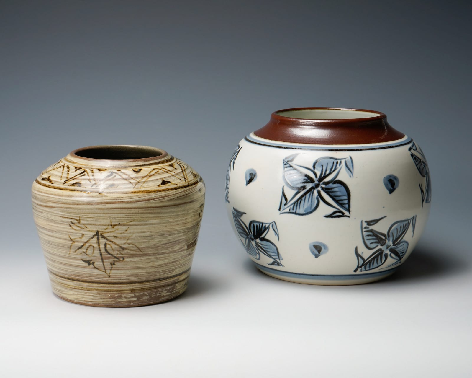 Tomimoto Kenkichi 富本憲吉, Hakeme jar with a pattern of wild berry on brushed slip and brown iron oxide, 1930