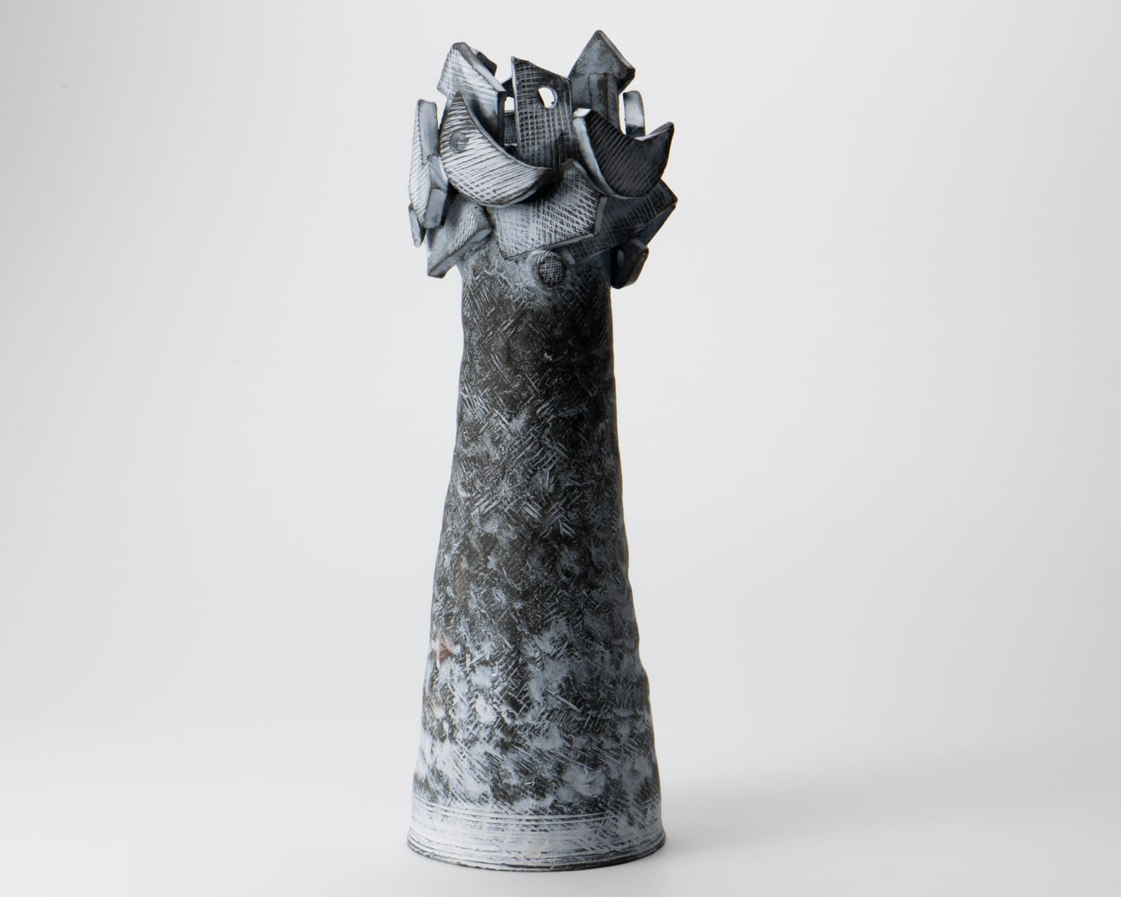 Yasuhara Kimei 安原喜明, Flower Vase with Matte Black Glaze and Linear Engraving 炻器線彫文花挿, Circa 1961