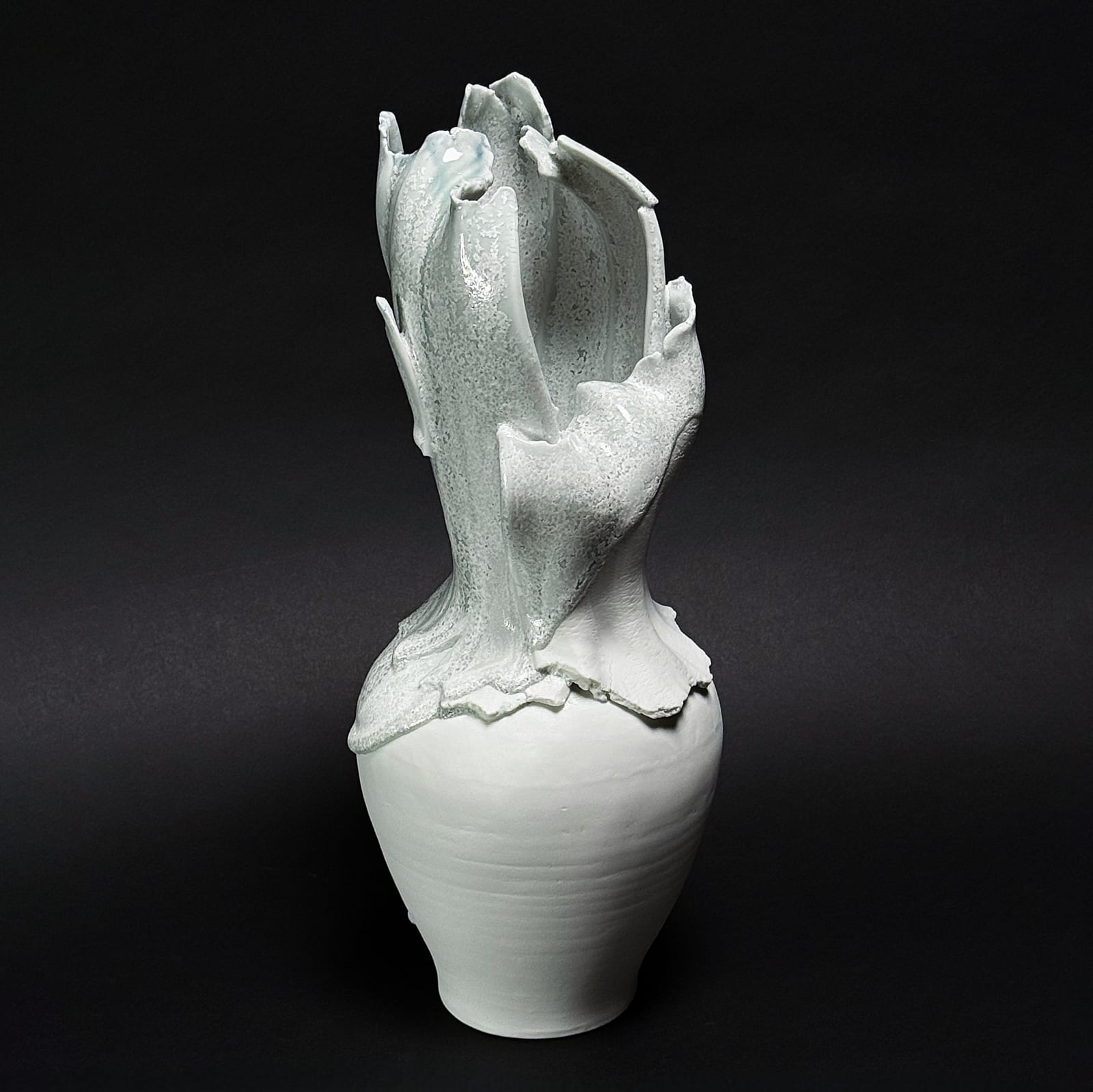 Kato Mami 加藤真美, No.8 Frost glazed flower vase" Kishibe", white, 2023