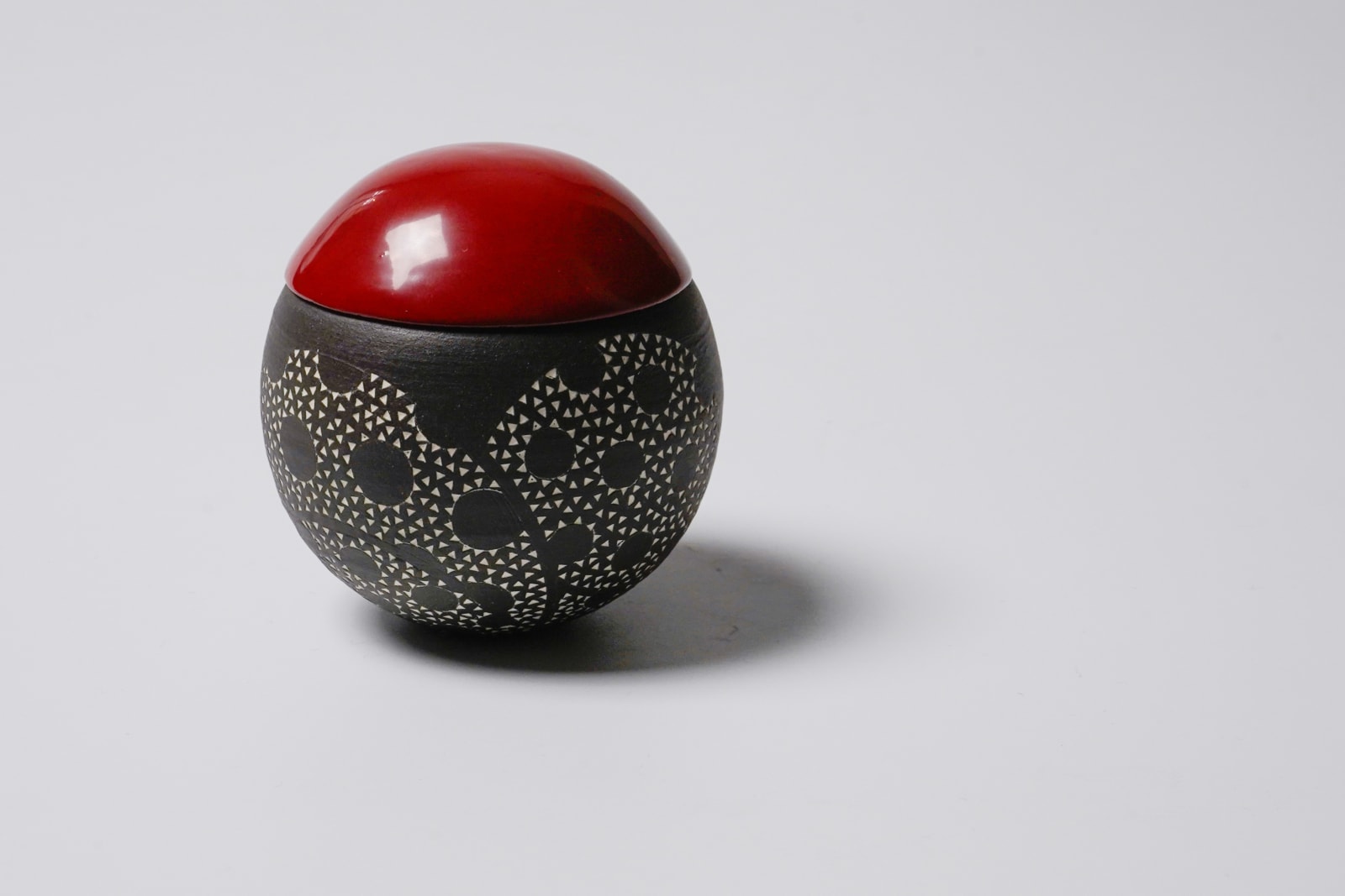 KITAMURA Junko 北村純子, Small Container with Lacquer No.2 盒子