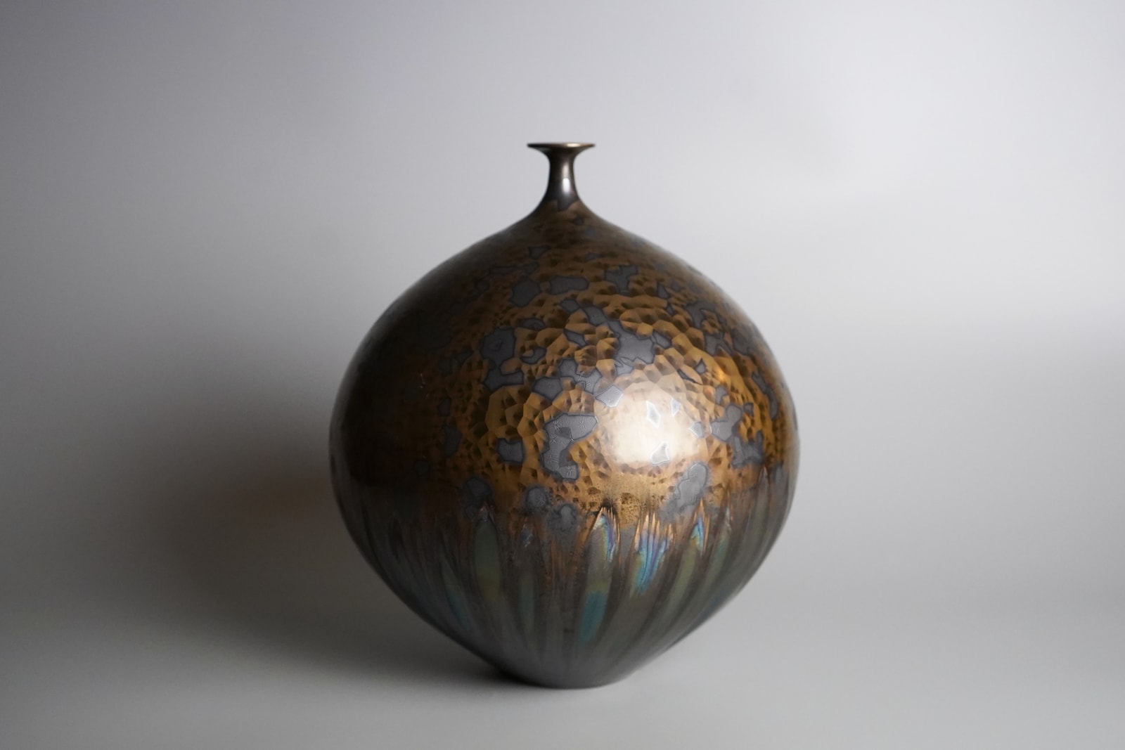 Miyamura Hideaki 宮村 秀明, Vase with Iron Crystalline Glaze