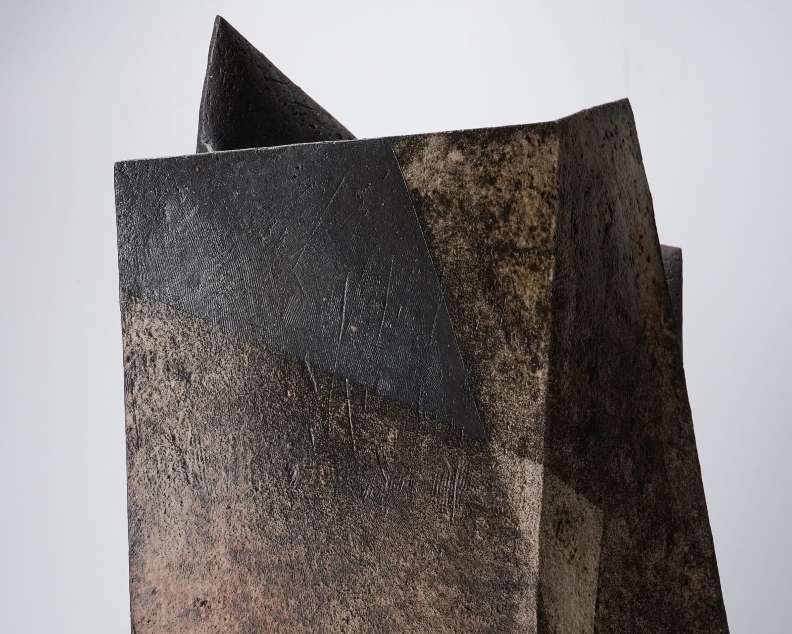 Shimizu Keiichi 清水圭一, Tanba Flower Vessel 丹波花器, 2021