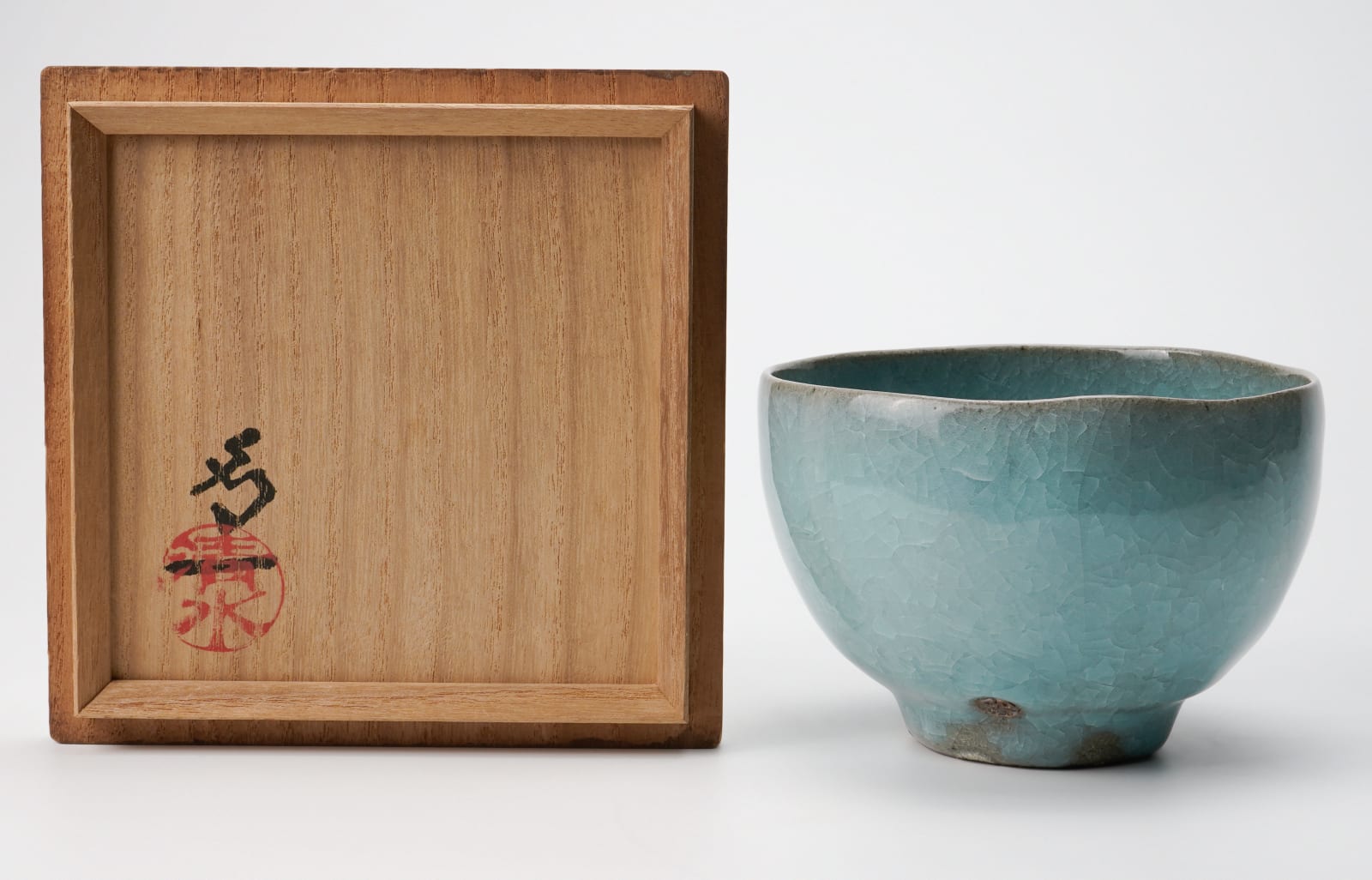 Shimizu Uichi 清水 卯一, Celadon teabowl 青瓷茶碗