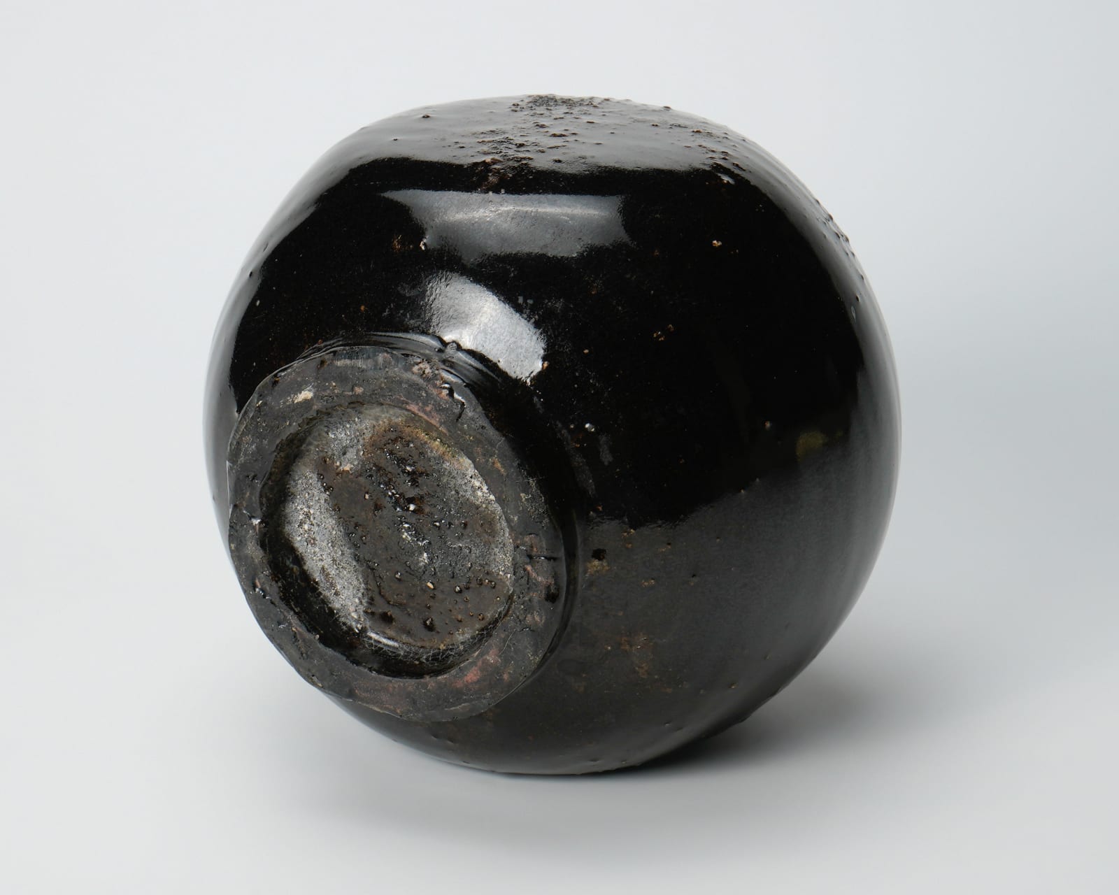 KOBAYASHI Togo 小林東五, Flat jar with black glaze