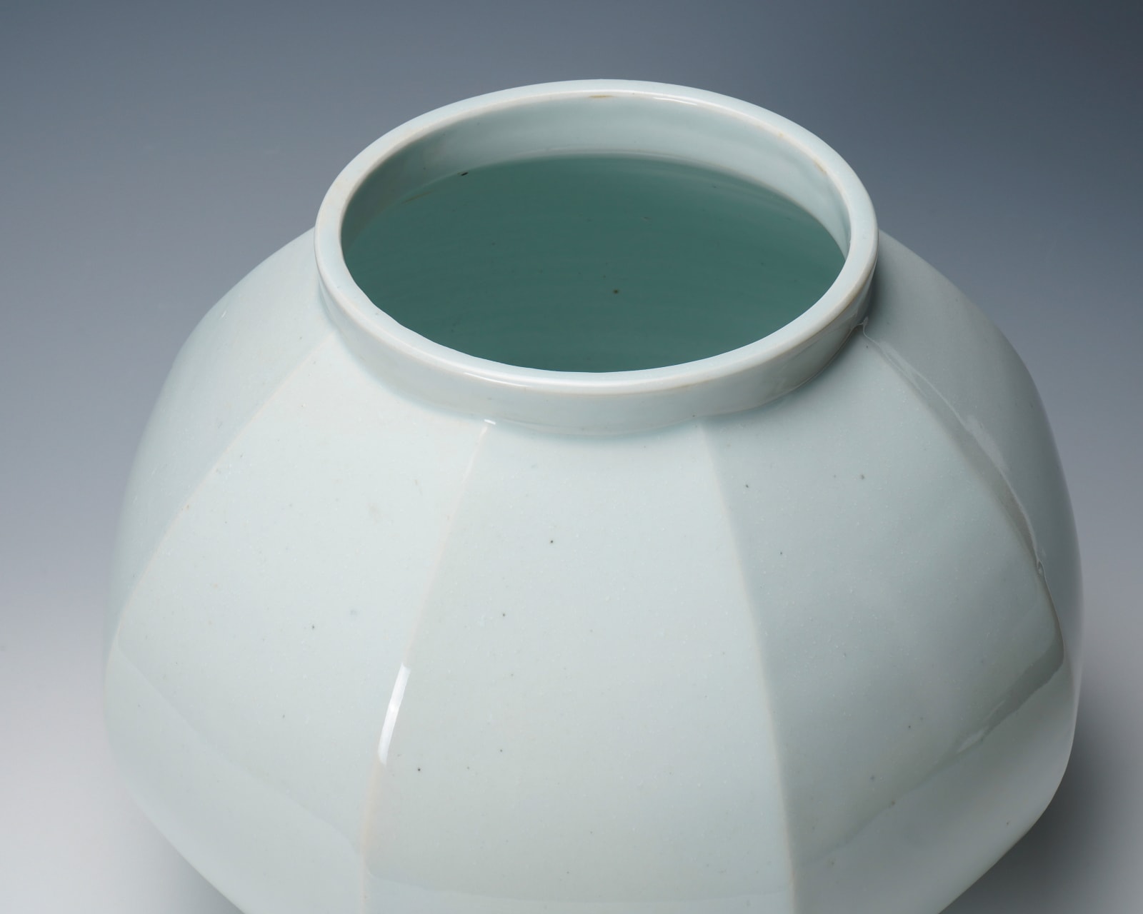 Ahn Dong-Oh 안동오 (An Togo 安東五), Large jar