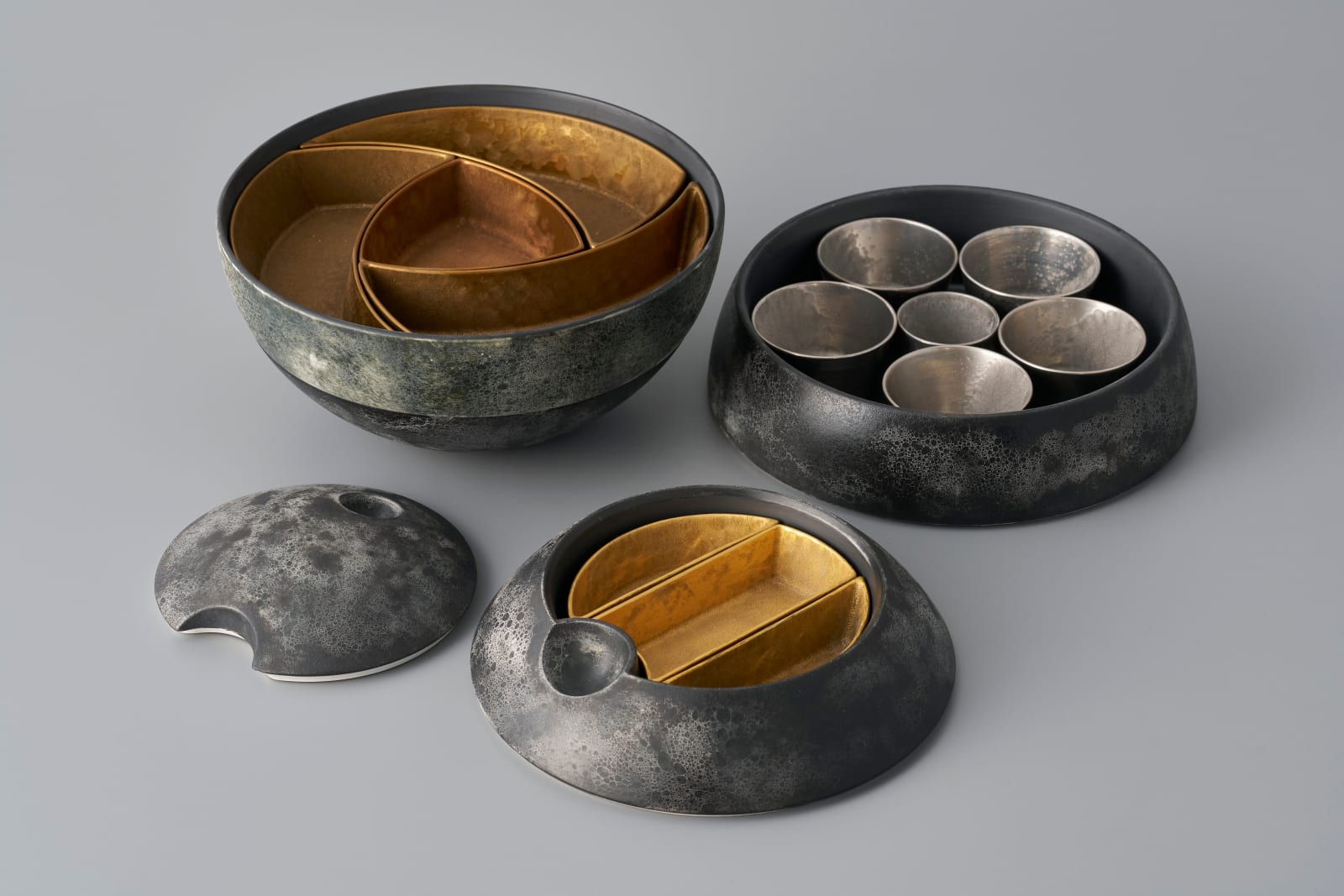 Terauchi Shinji 寺内信二, Four-tiered moon shaped box, Moon-scape 松竹梅 珠型四段重, 2024