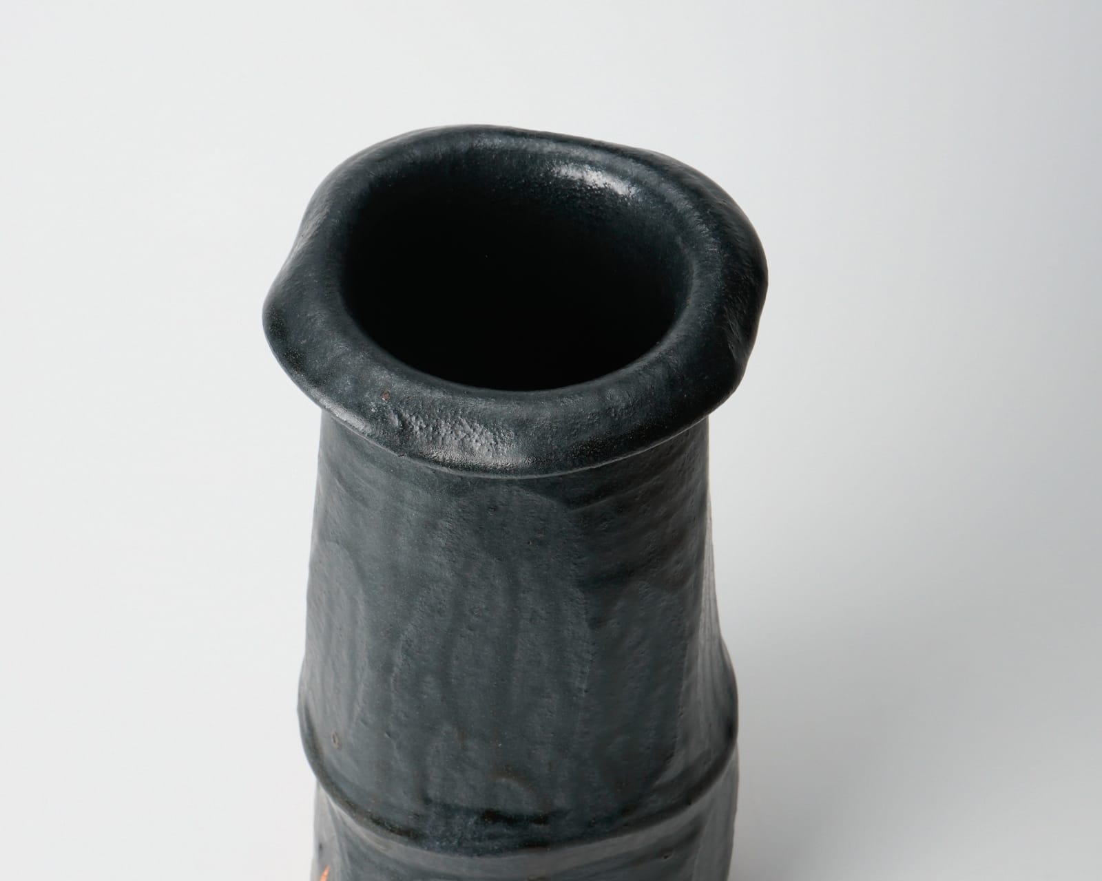 KATO Yasukage XIV 十四代加藤康景, Black oribe flower vase