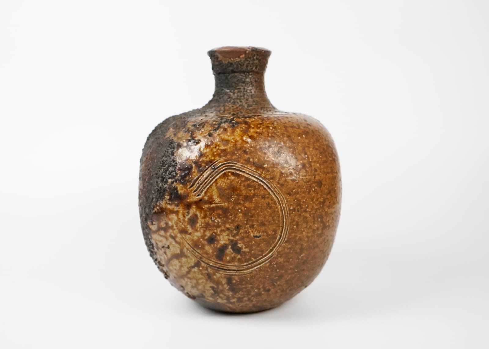 Fujiwara Yu 藤原雄, Bizen Flower Vase in Tokkuri Shape 備前徳利形窯変花器