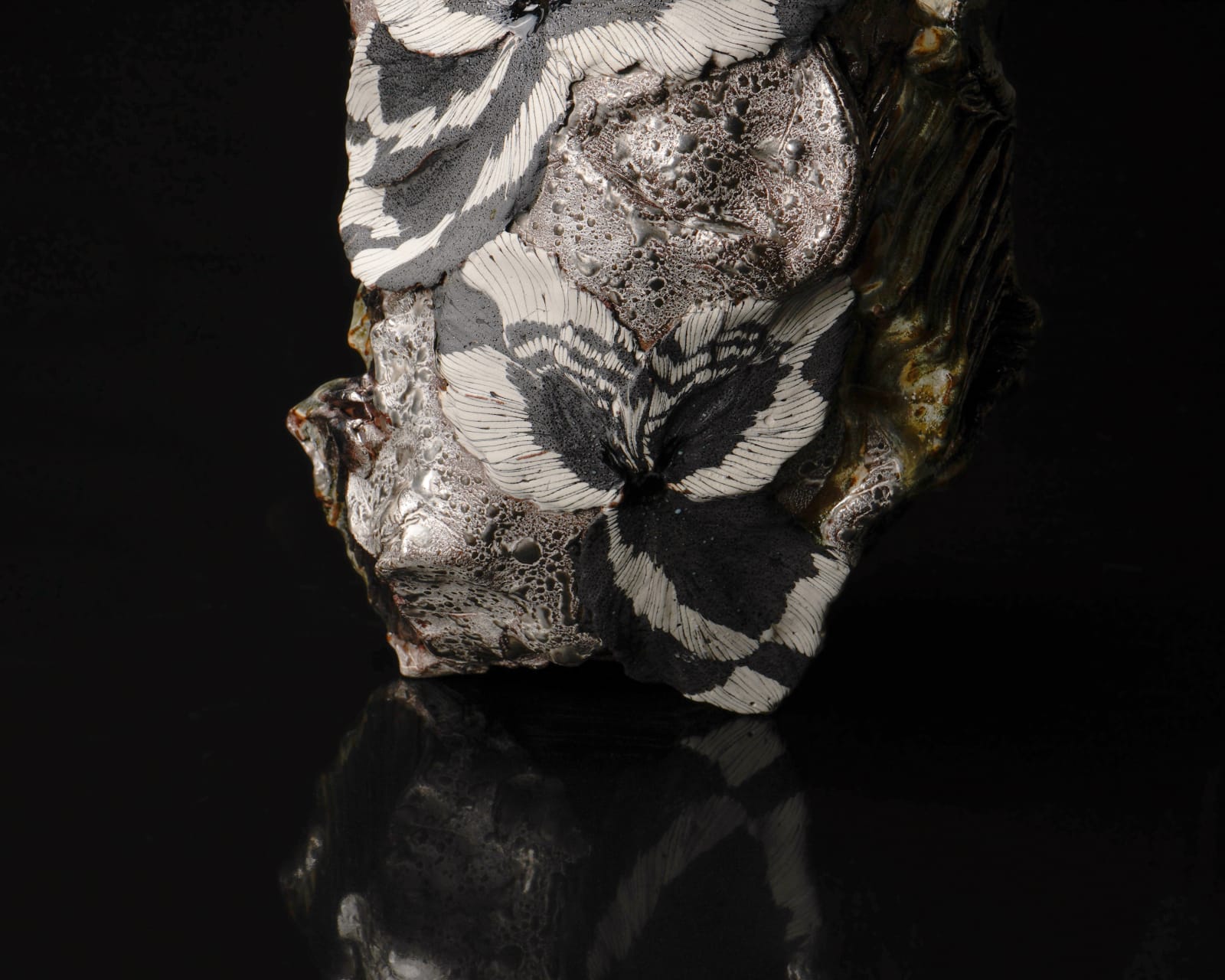 Shingu Sayaka 新宮さやか, No.5 "Calyx" water jar 萼容 水指, 2024