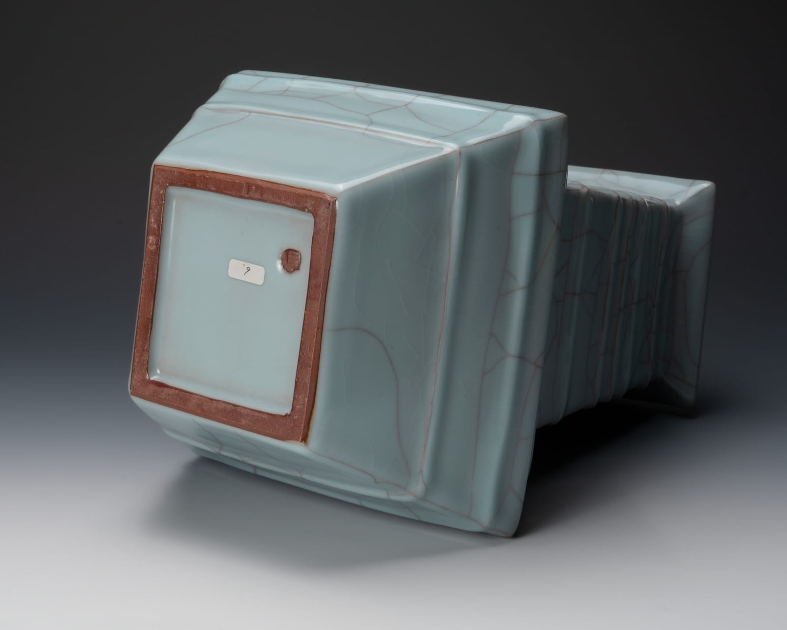 SUZUKI Sansei 鈴木三成, Four-sided faceted flower vase with celadon glaze