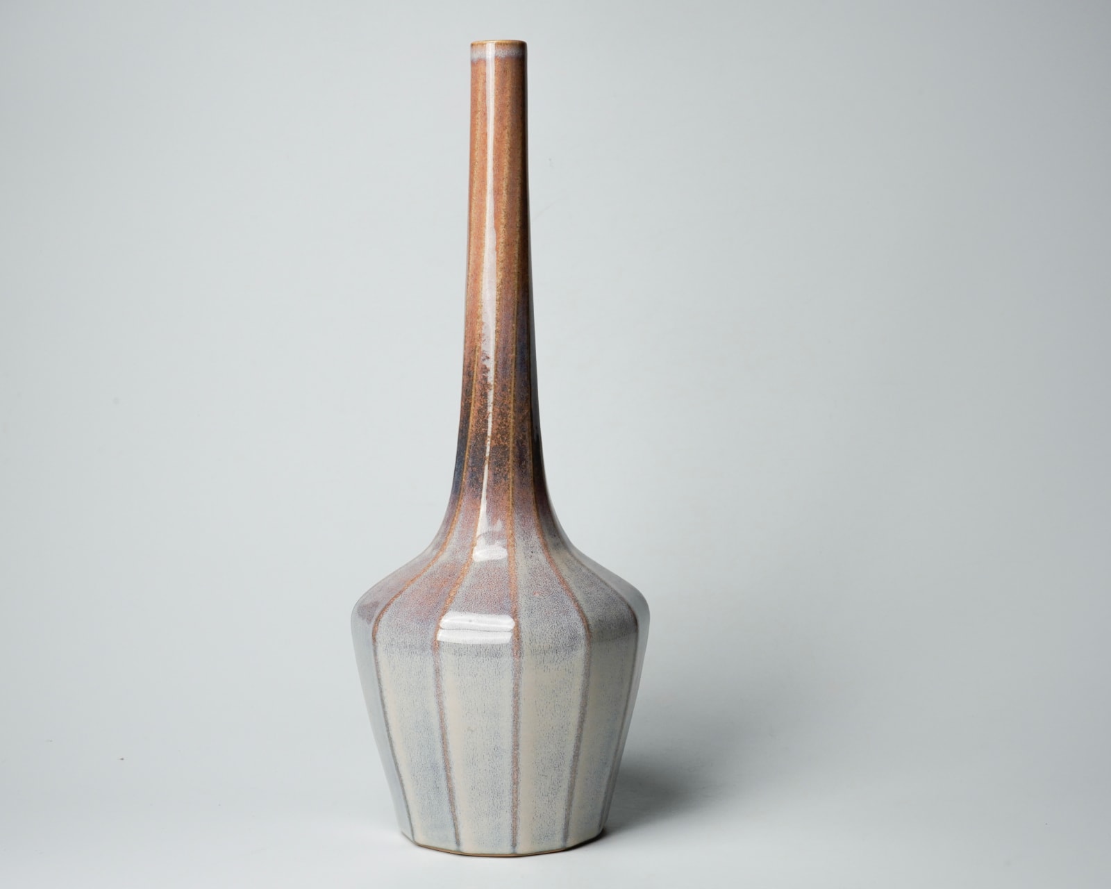 Miyanohara Ken 宮之原 謙, Narrow-necked Flower Vase with Yōhen Glaze 窯変捻口花挿