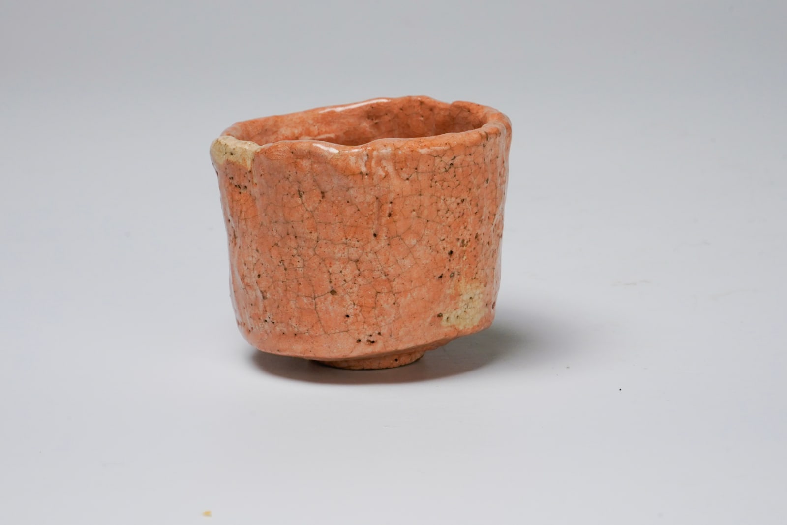 Omae Satoru 大前悟, Red and white guinomi, 2023