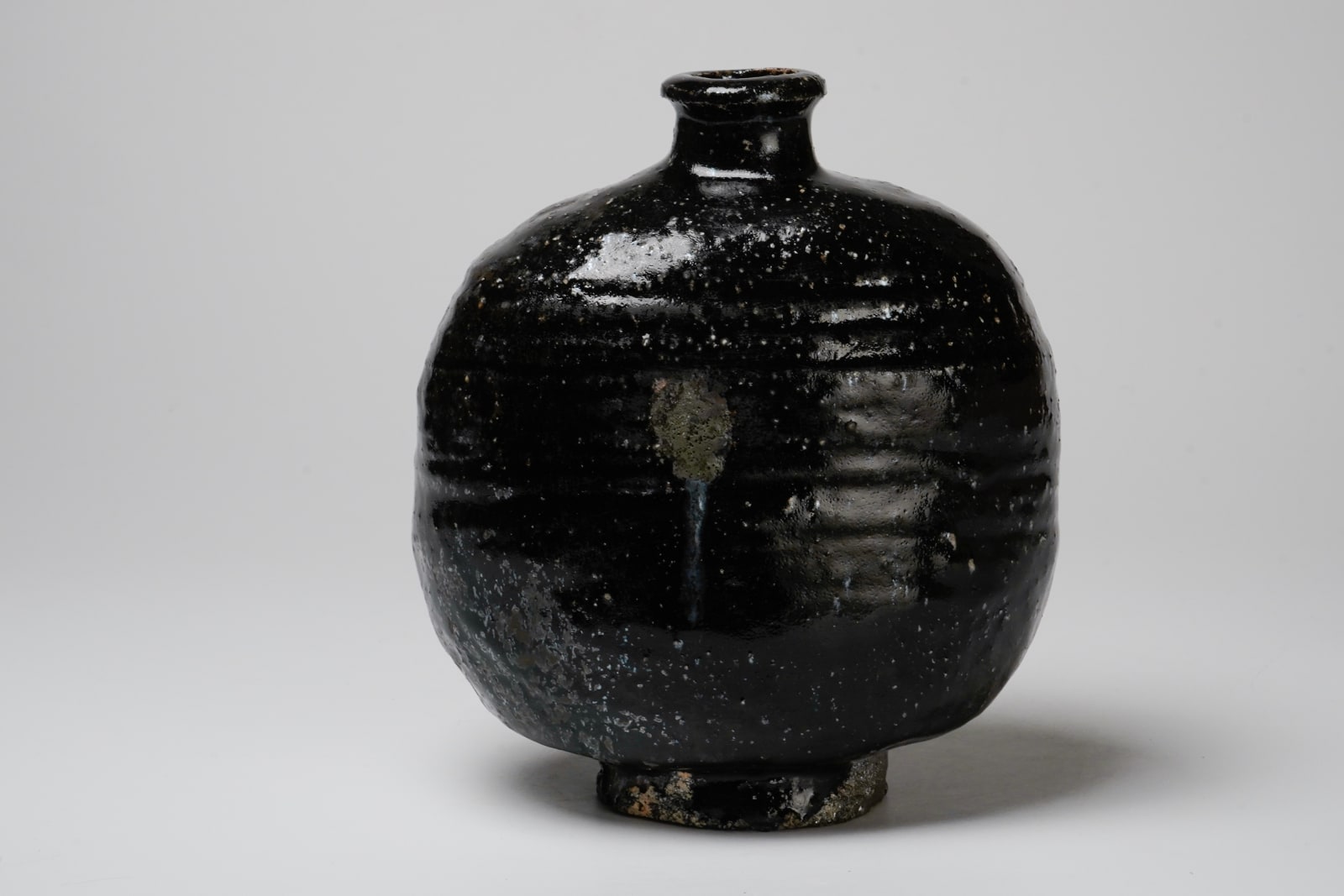 Omae Satoru 大前悟, Black Korai Flat Jar 鬼ケ原黒高麗扁壺