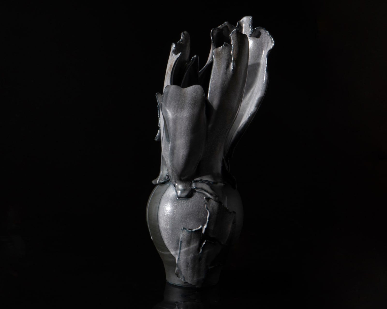 Kato Mami 加藤真美, No. 1 Frost glazed flower vase "Kishibe," black, 2023