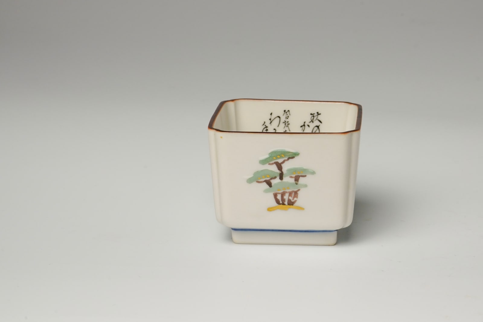 Tamura Keisei 田村敬星, Sake cup with Rooster Motif & Microcalligraphy