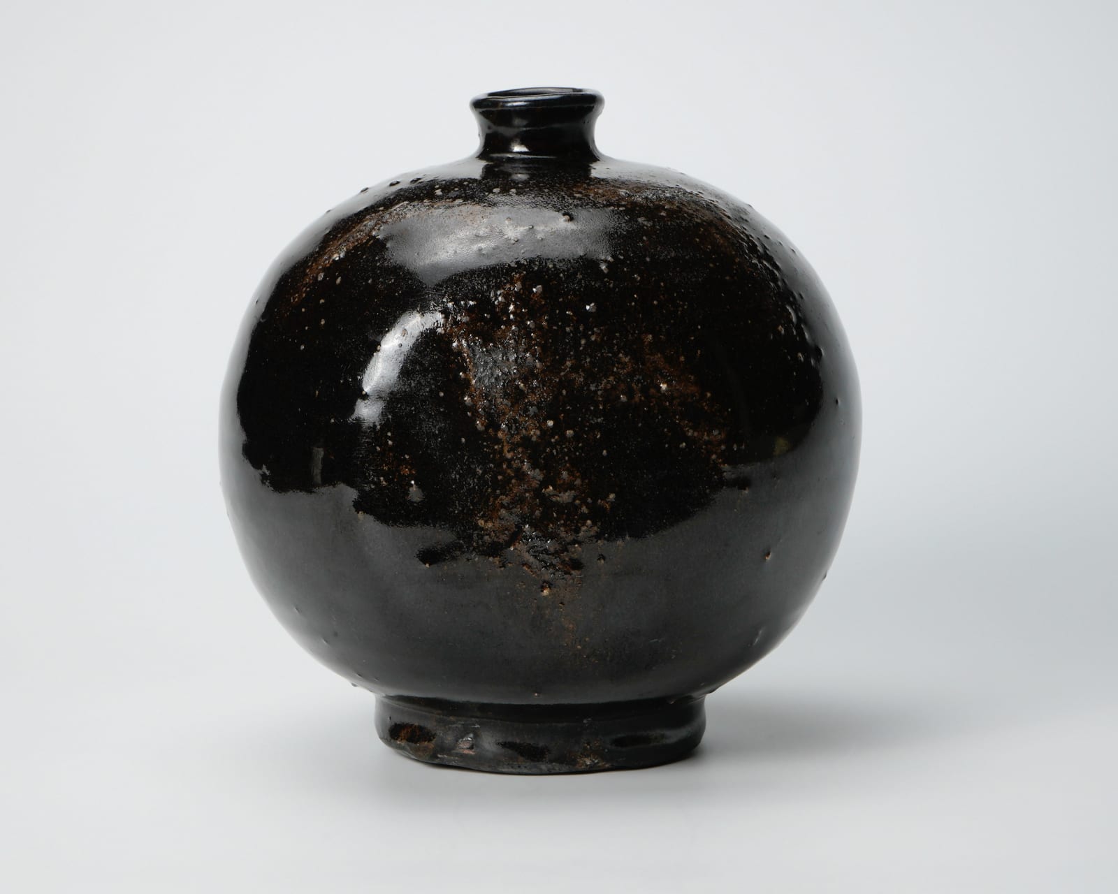 KOBAYASHI Togo 小林東五, Flat jar with black glaze