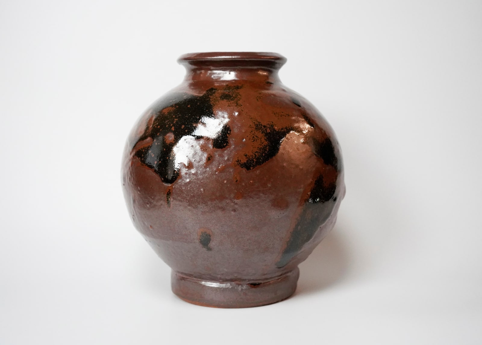 Murata Gen 村田 元, Jar with Persimmon Glaze 扁壺