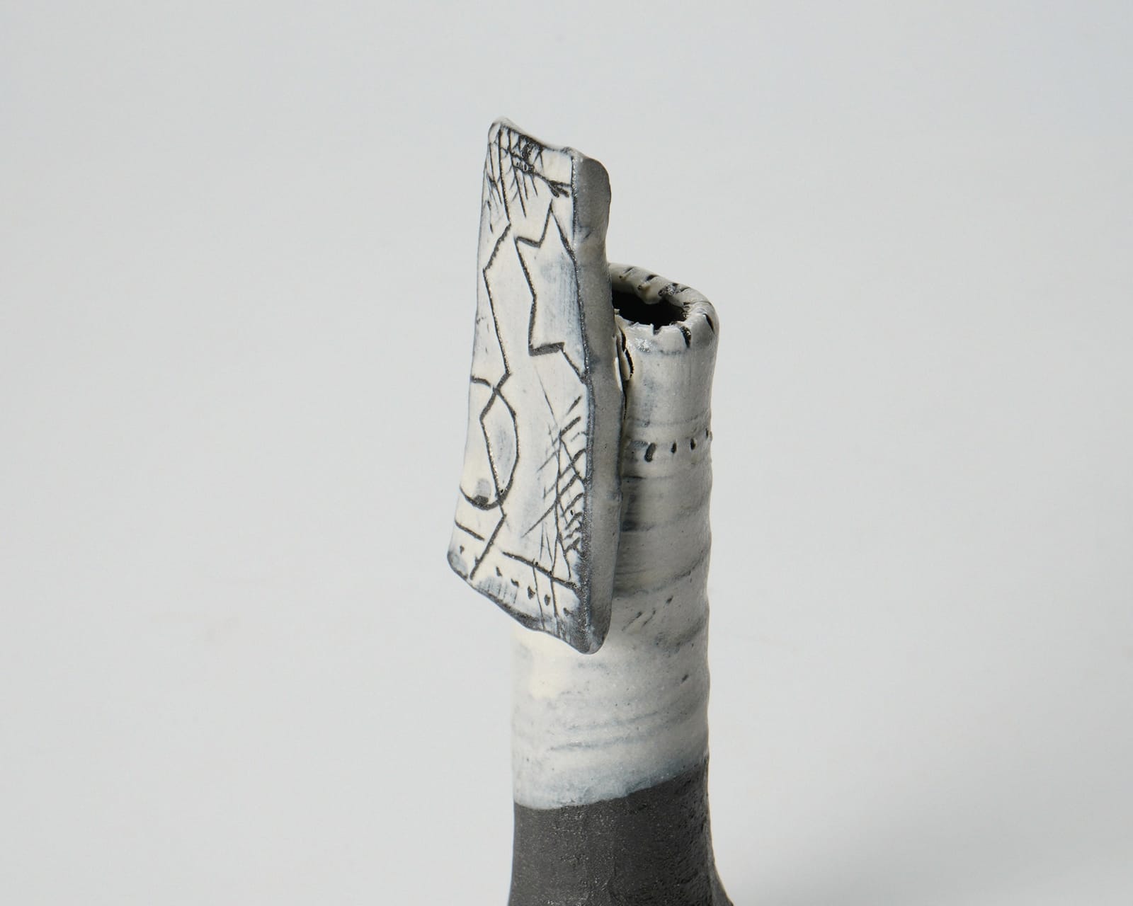 Kato Kiyoyuki 加藤清之, No. 3 Flower vessel with white glaze on black clay