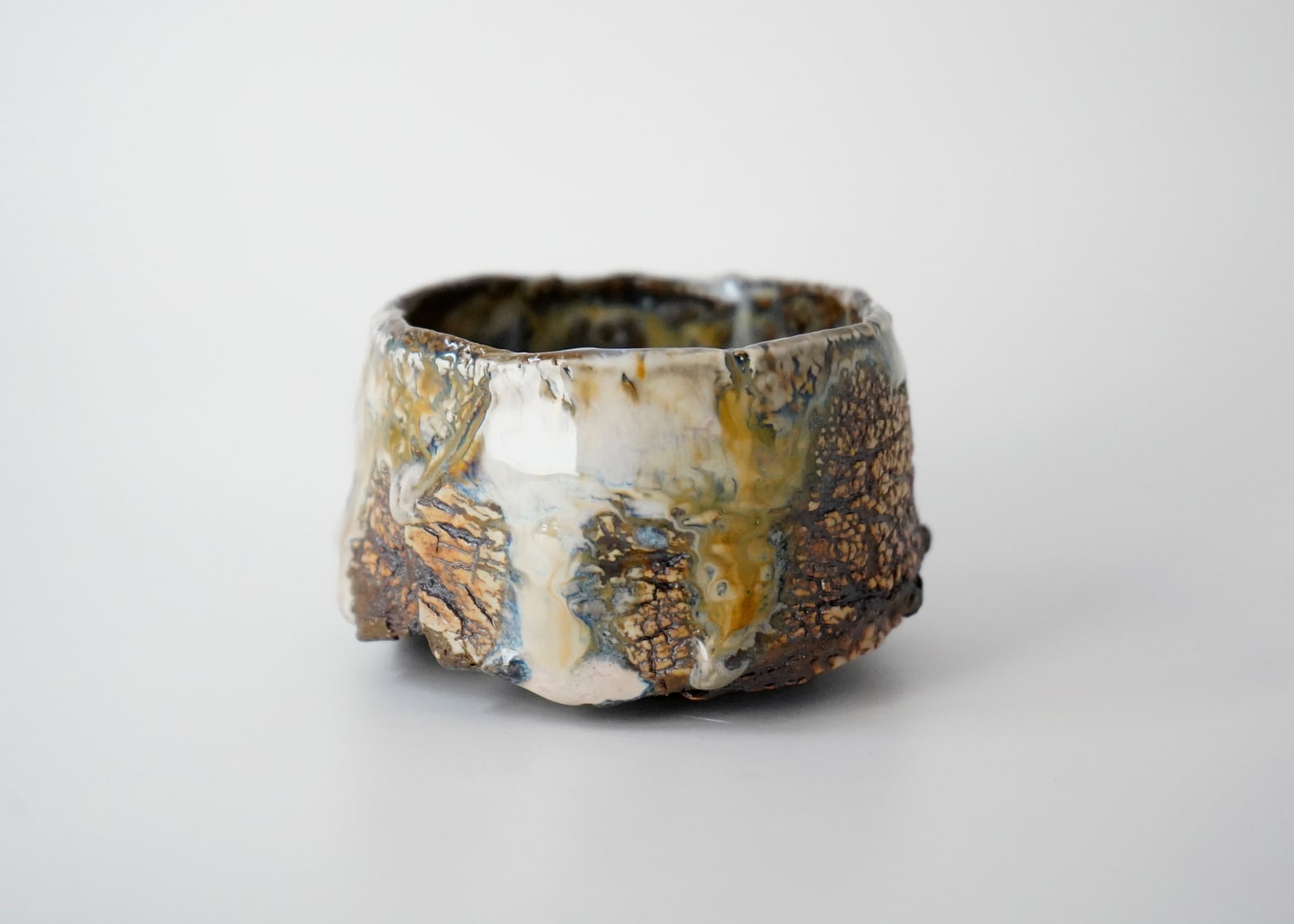 Takada Naoki 高田尚紀, Crater Wall Sake Cup, 2022