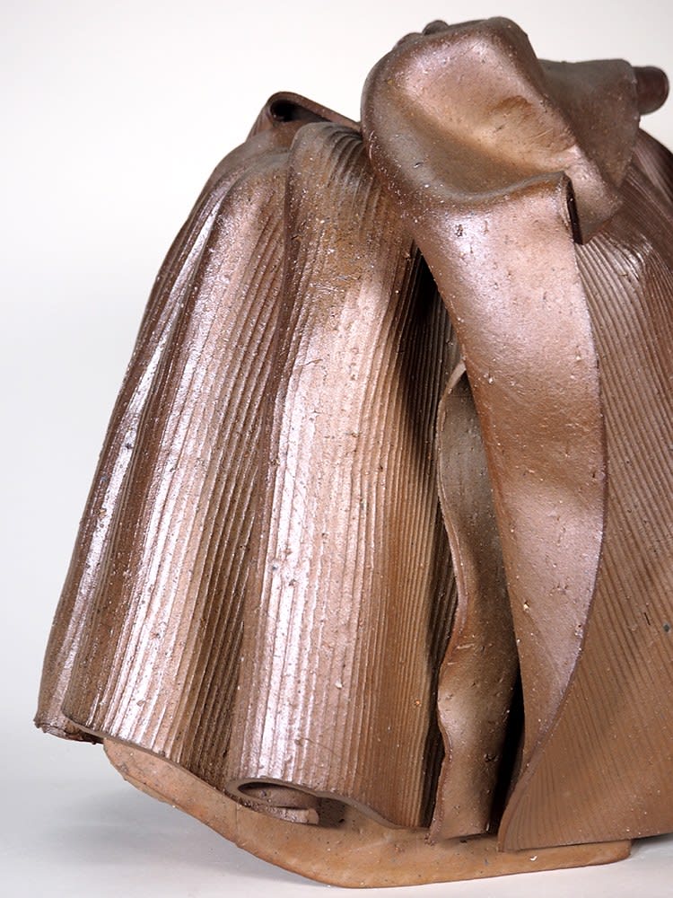 Kaneshige Kosuke 金重晃介, Bizen Sculpture "Saint’s Garment" No.5, 2004