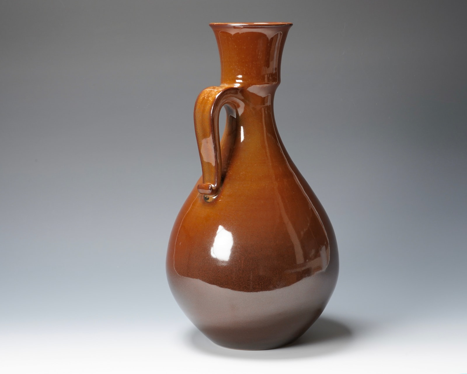 Miyanohara Ken 宮之原 謙, Tall Jar with Red Tenmoku Glaze 天目朱釉 壺, 1968