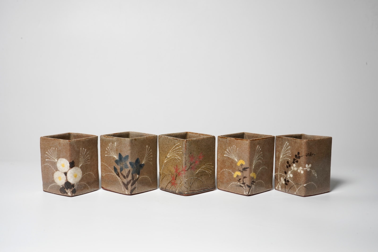 Ogata Kenzan 尾形 乾山, 5 Mukozuke with Floral Designs 色繪花模様向附 五客, Mid-Edo period