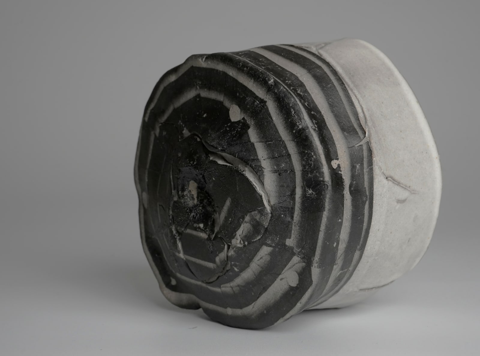 Matsunaga Keita 松永圭太, "Cave" Teabowl ほらあな