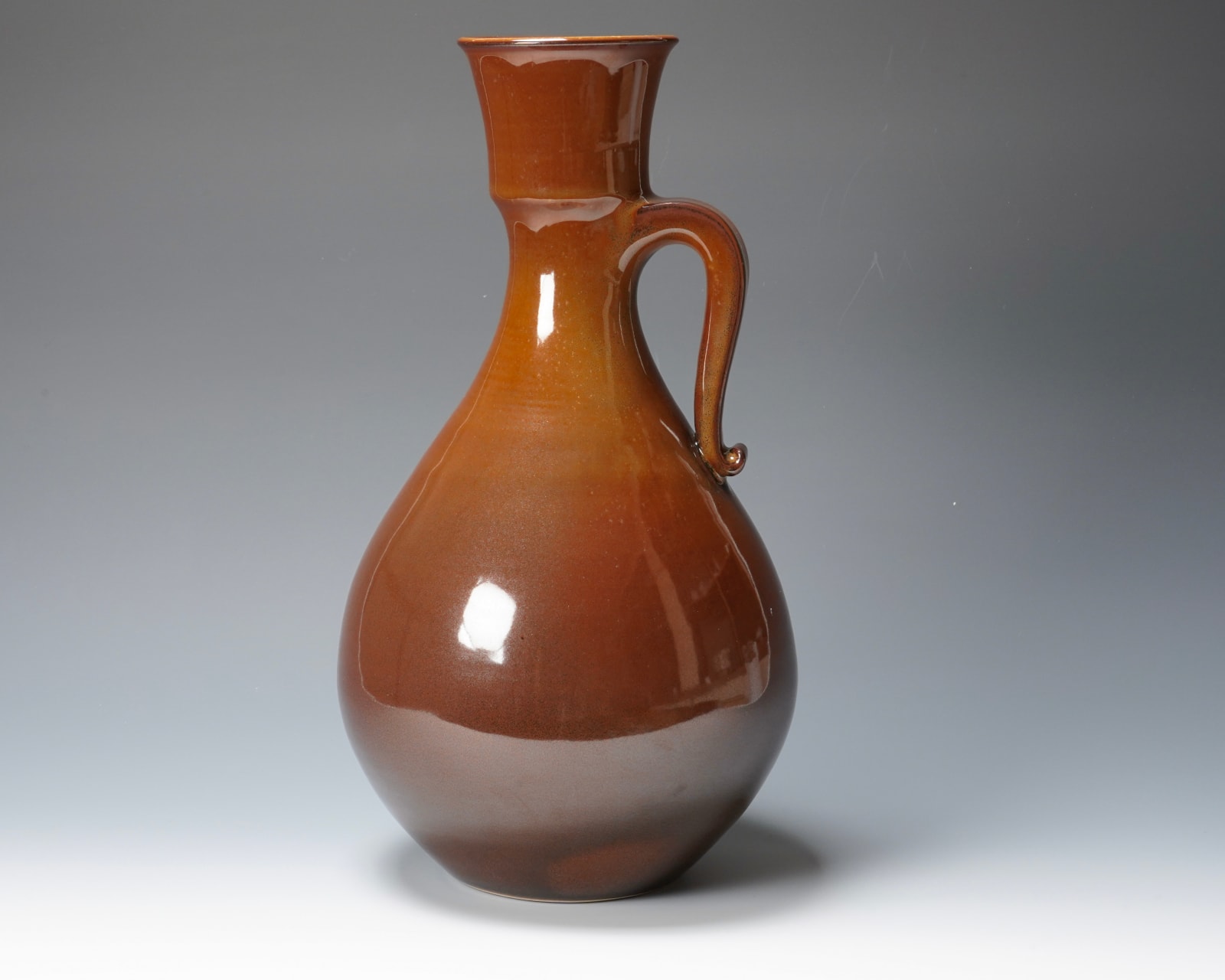 Miyanohara Ken 宮之原 謙, Tall Jar with Red Tenmoku Glaze 天目朱釉 壺, 1968