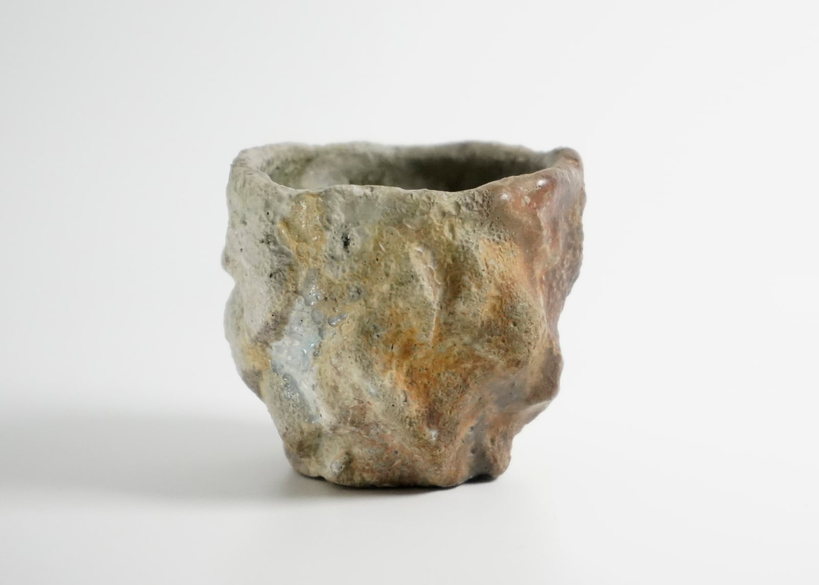 Inayoshi Osamu 稲吉 オサム, Shinzen-yu (Natural Ash Glaze) guinomi 1 自然釉ぐい呑, 2021