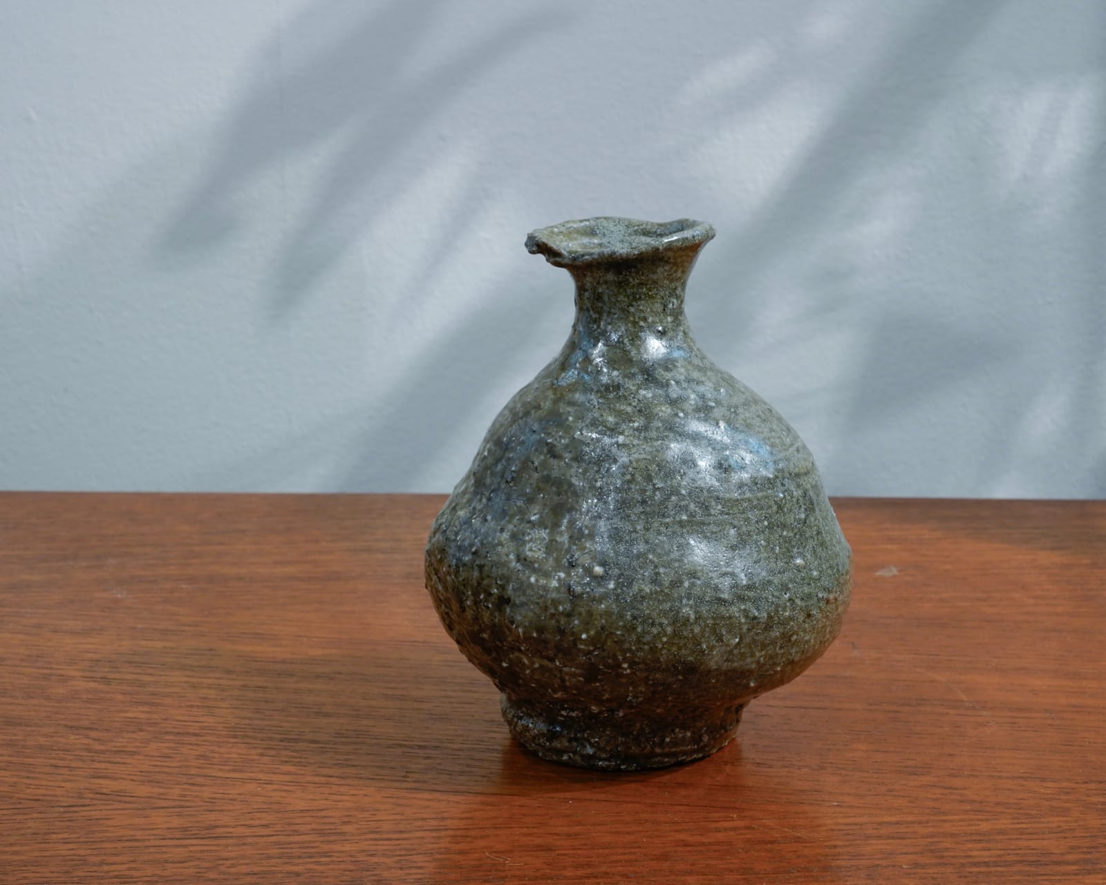 Ikenishi Go 池西剛, Irabo Glazed Sake Bottle 伊羅保徳利