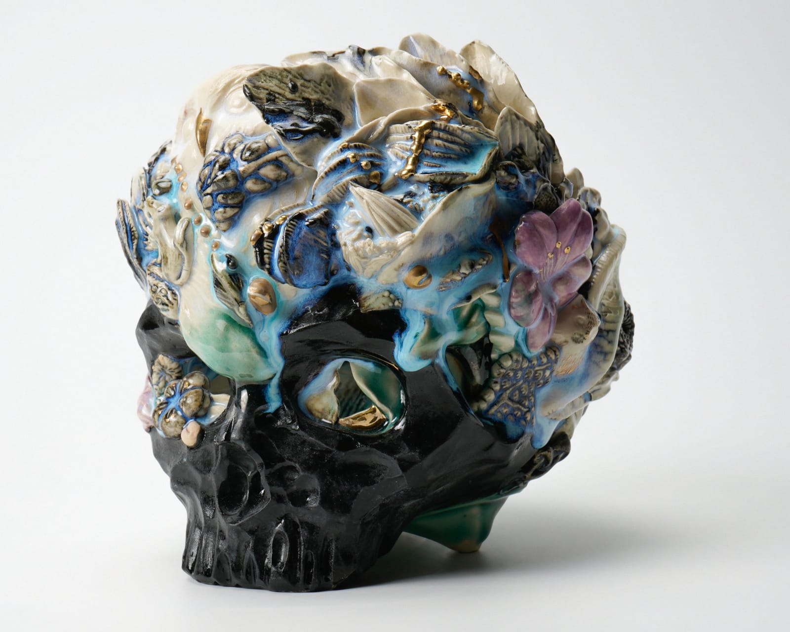 Oishi Sayaka 大石早矢香, Crowned skull bowl "Memento mori" メメントモリ花冠盌, 2024